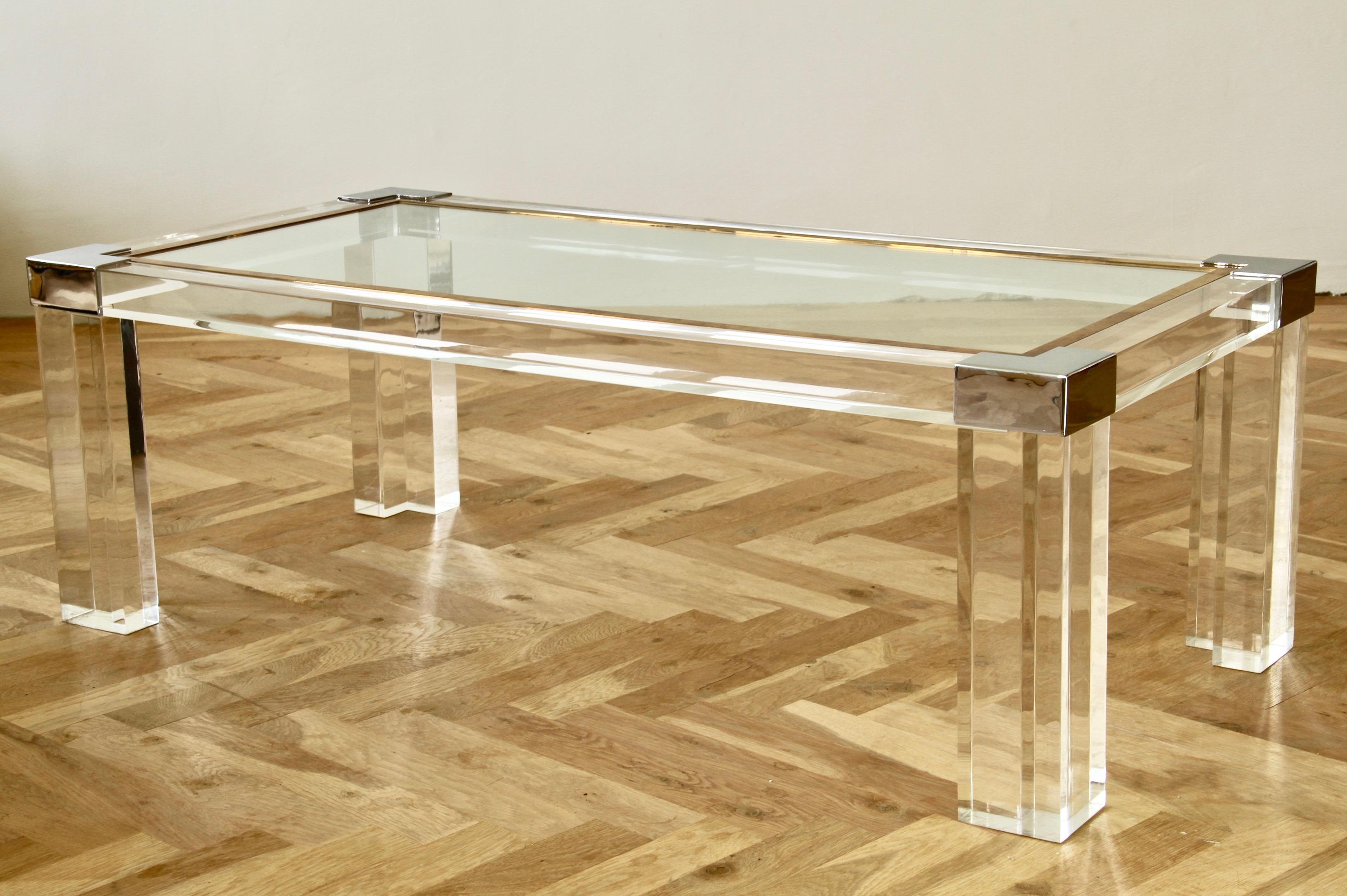 Charles Hollis Jones Style Acrylic / Lucite Brass & Chrome Coffee Table c.1980s In Good Condition In Landau an der Isar, Bayern