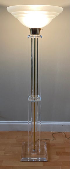 Lampadaire en Lucite et laiton attribué à Charles Hollis Jones