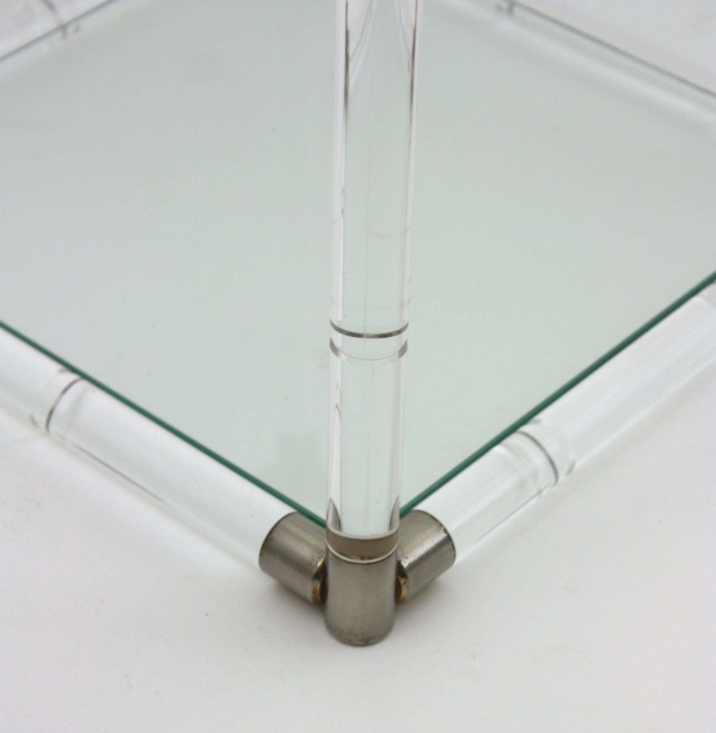 Table d'appoint en lucite et verre de style Charles Hollis Jones en vente 5