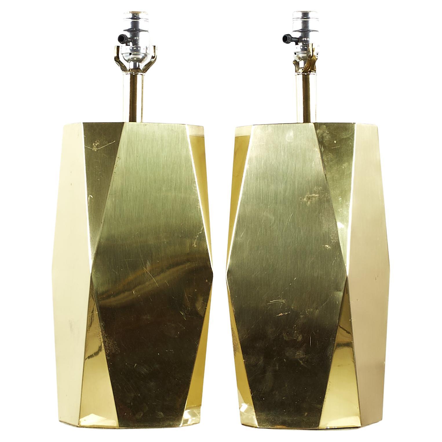 Charles Hollis Jones Style Midcentury Brass and Lucite Table Lamps, Pair For Sale