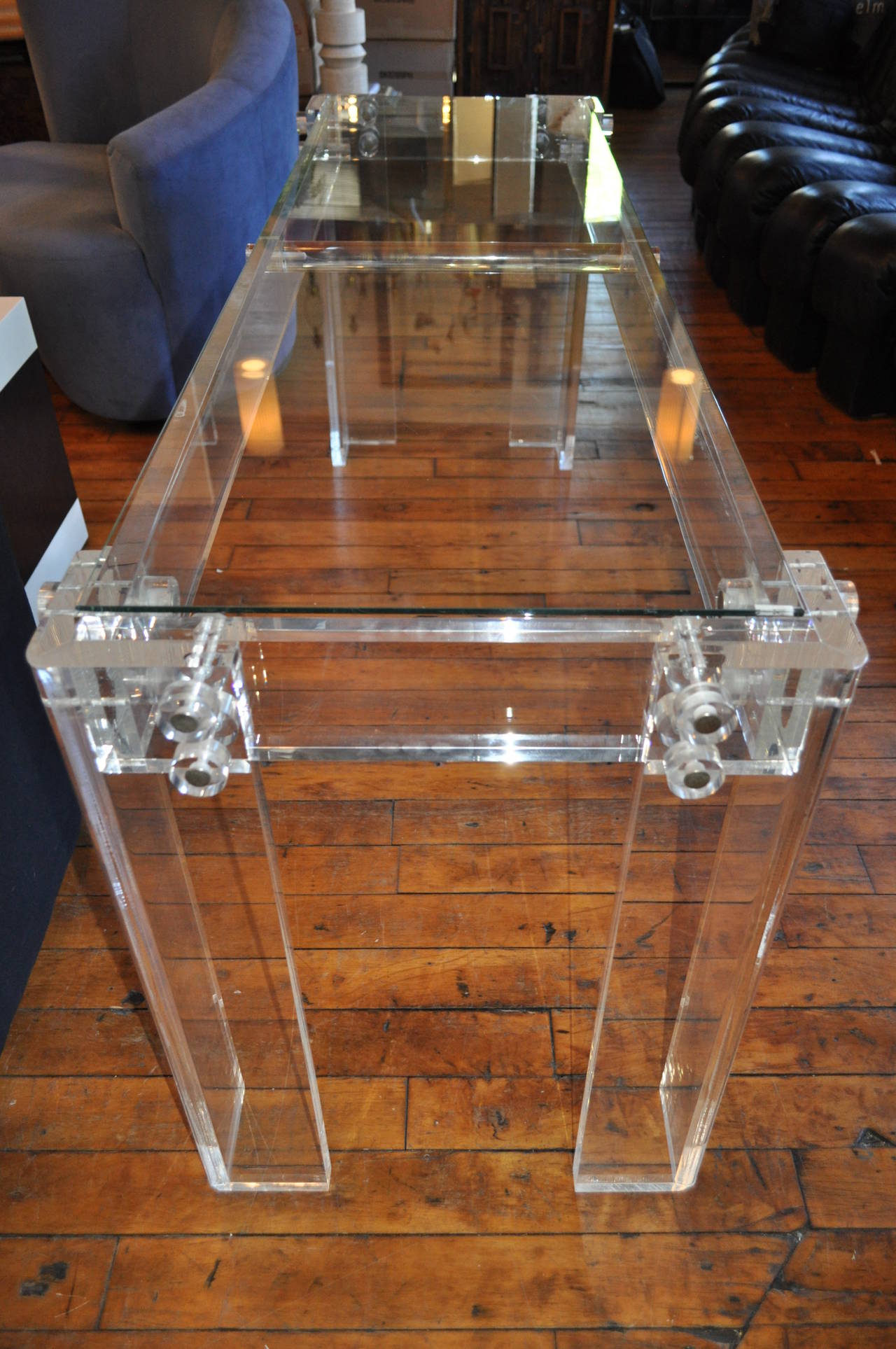 Charles Hollis Jones Style Mid-Century Modern Lucite & Glass Console Sofa Table In Good Condition In Lambertville, NJ