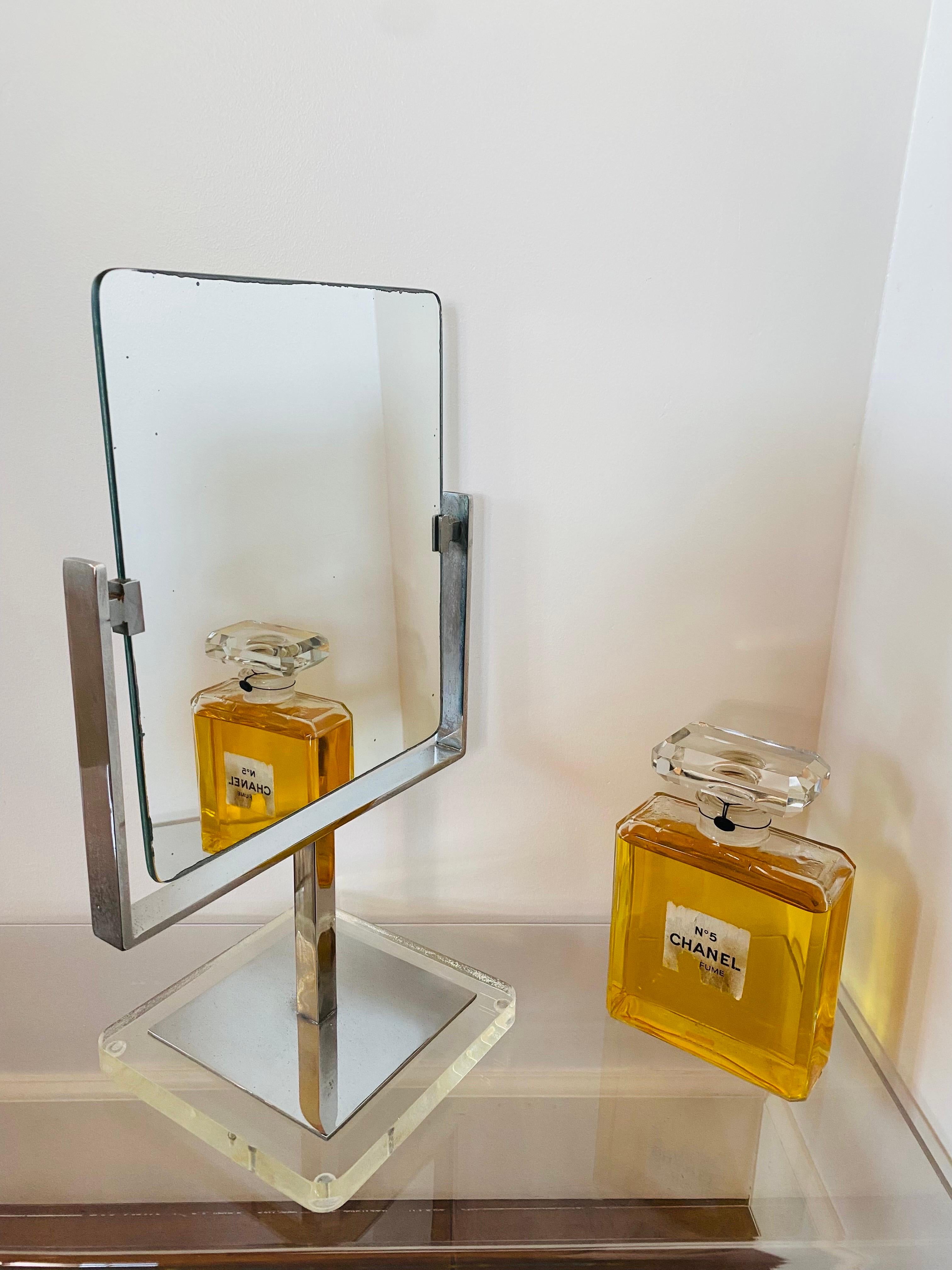 Miroir de coiffeuse Charles Hollis Jones en laiton brossé et Lucite en vente 3