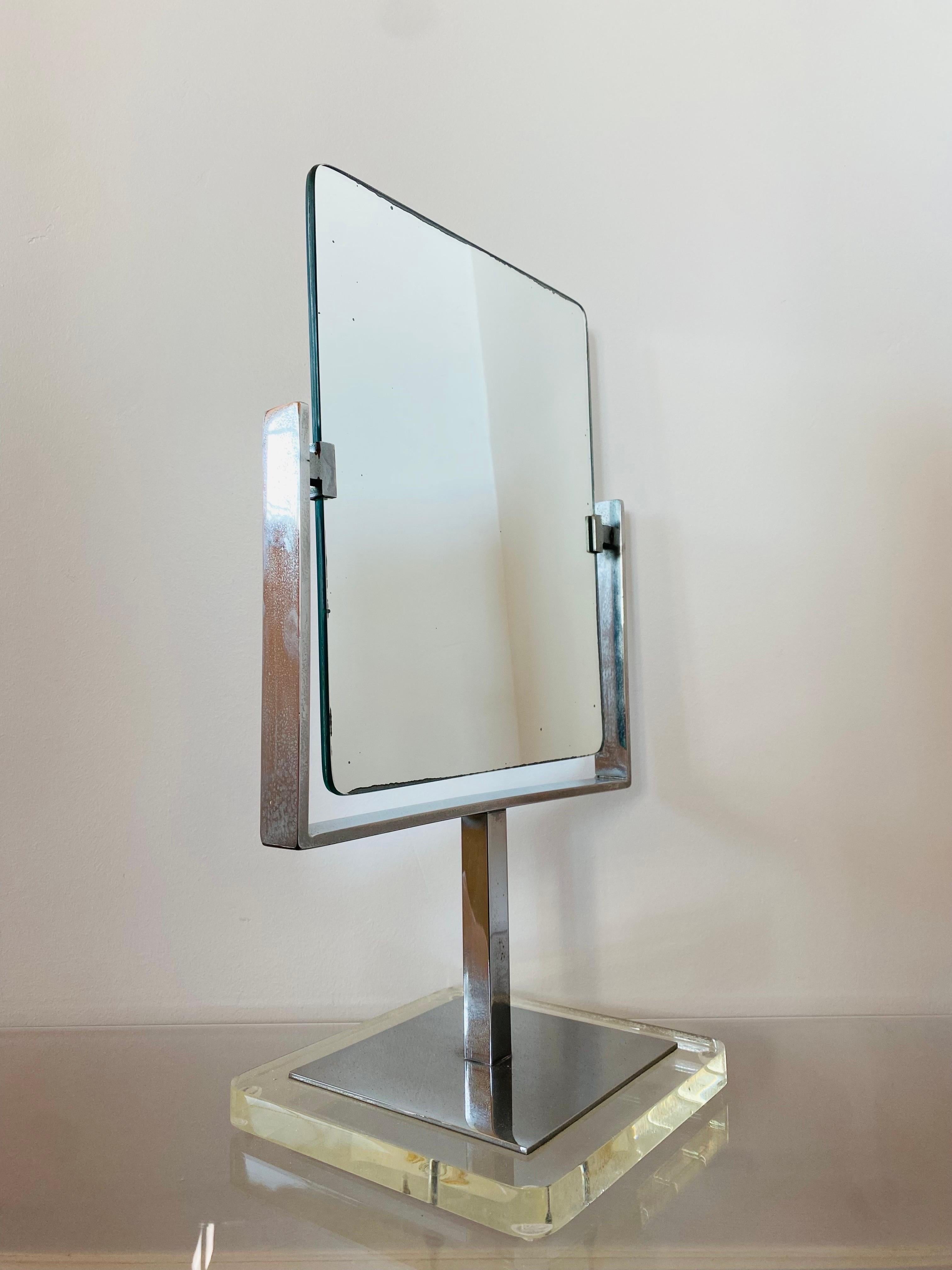 Miroir de coiffeuse Charles Hollis Jones en laiton brossé et Lucite en vente 4