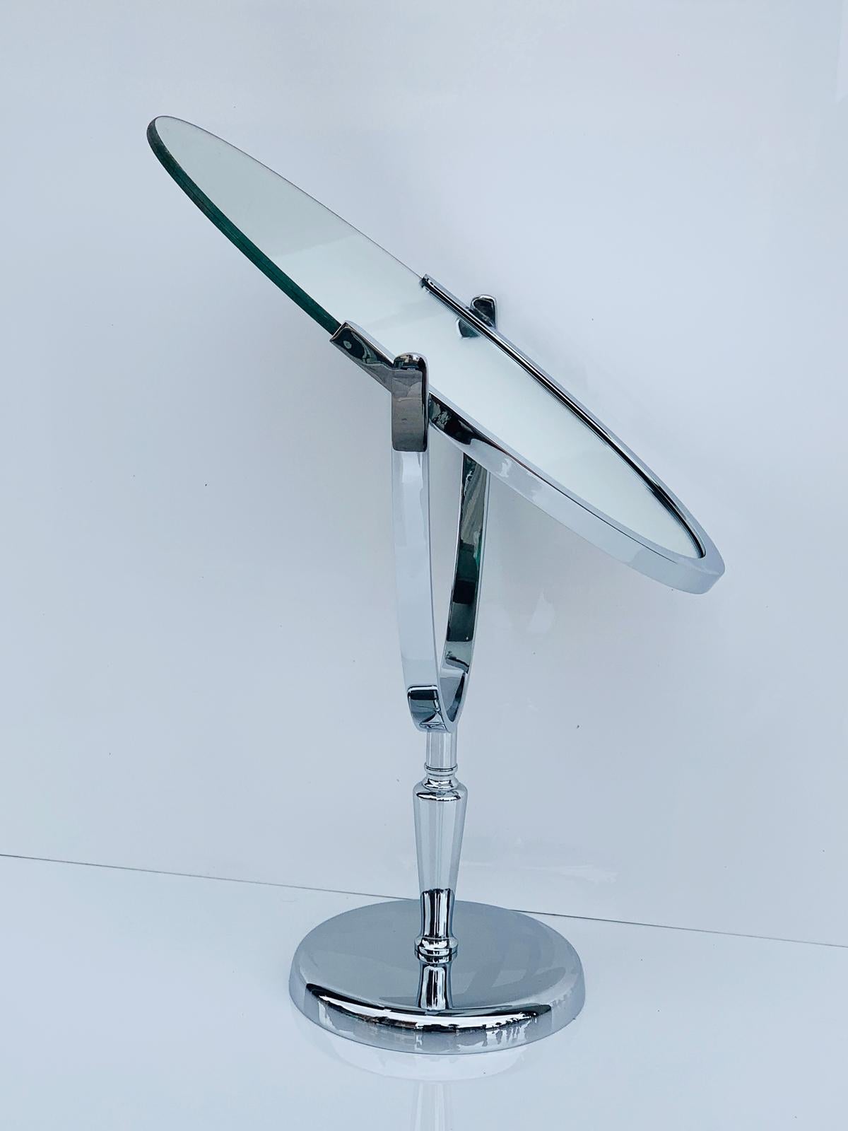 Nord-américain Miroir de coiffeuse Charles Hollis Jones en nickel poli en vente