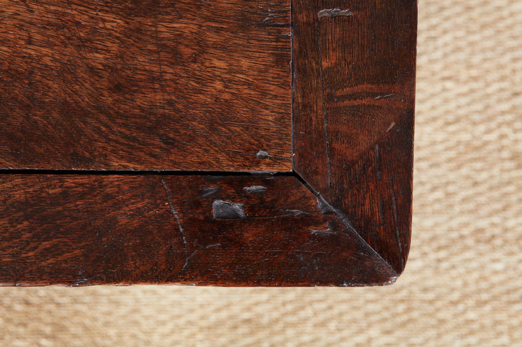 Table d'appoint en Oak d'époque Charles I+I en vente 6