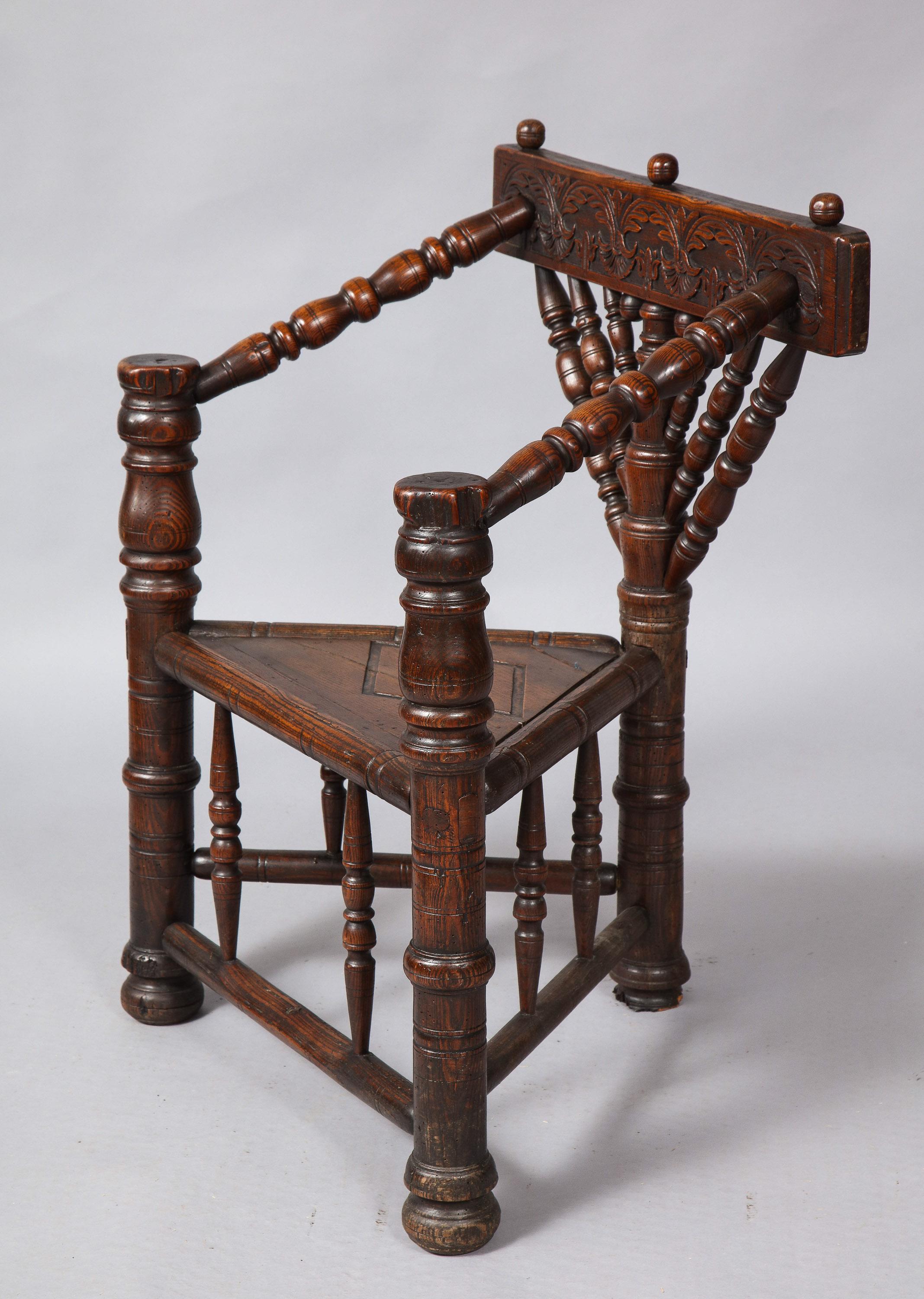 Giacobiano Sedia a tre gambe di Charles I Turner in vendita