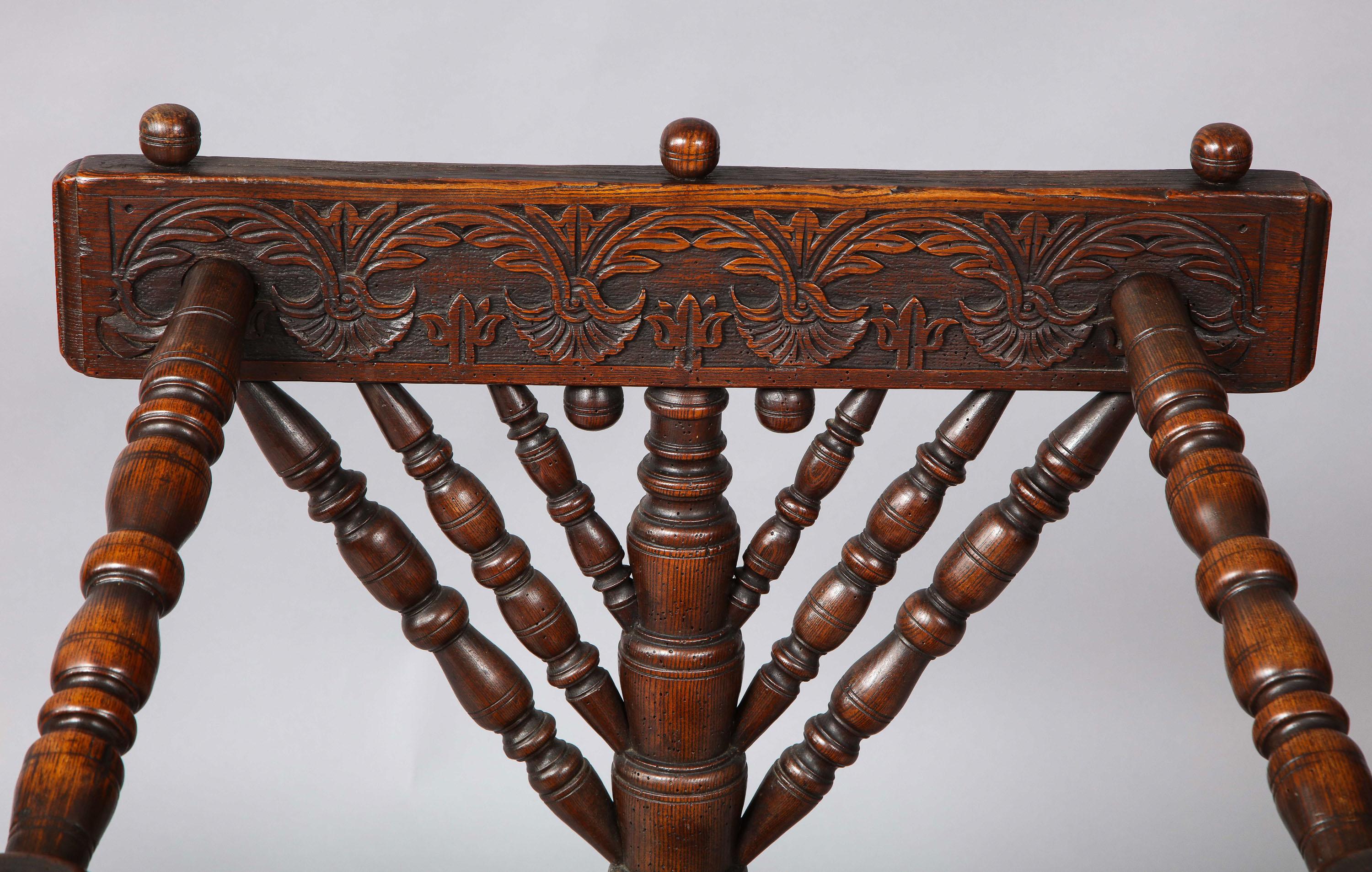 Sedia a tre gambe di Charles I Turner In condizioni buone in vendita a Greenwich, CT
