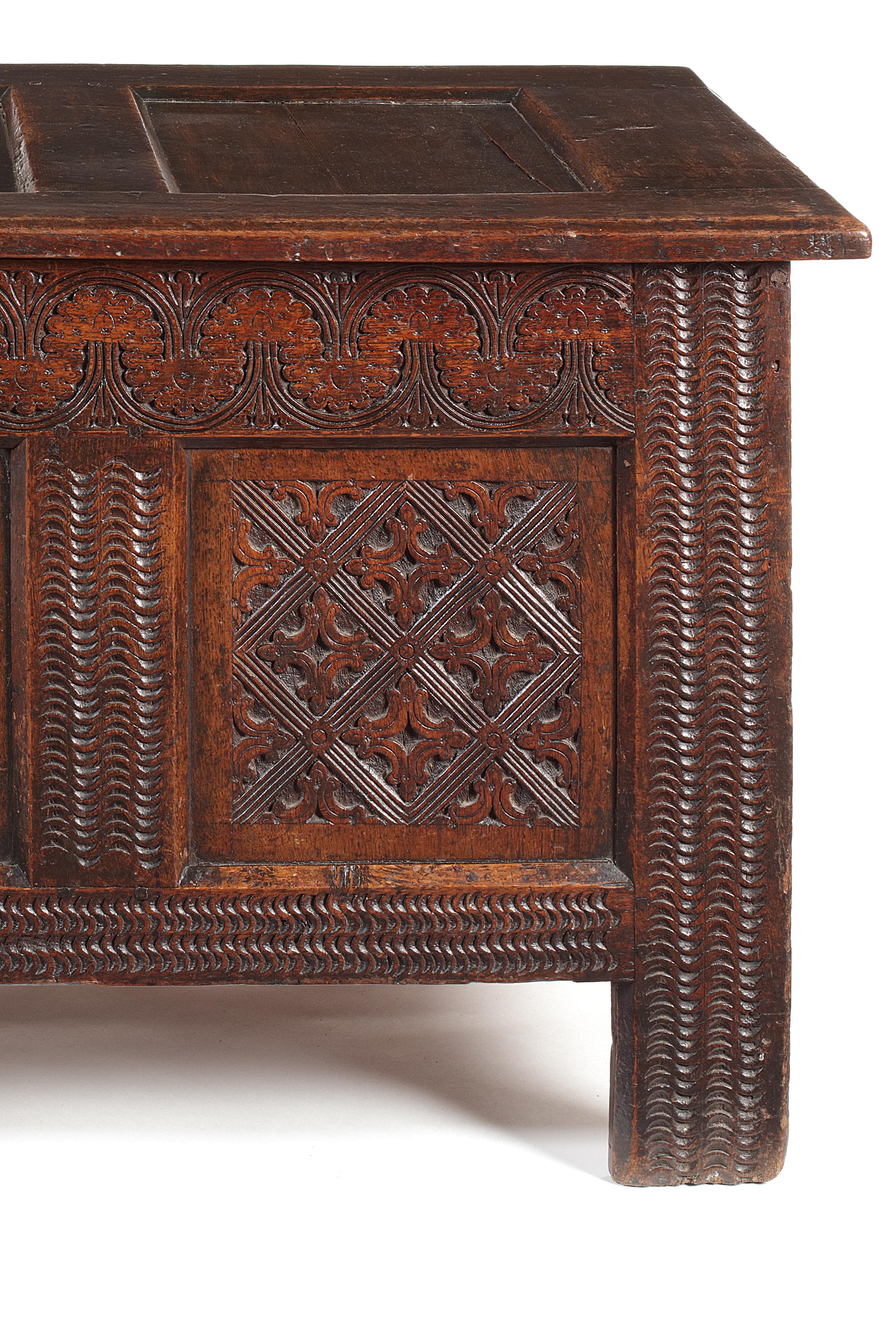 Charles II Oak Paneled Chest, Probably Lancashire (Englisch)