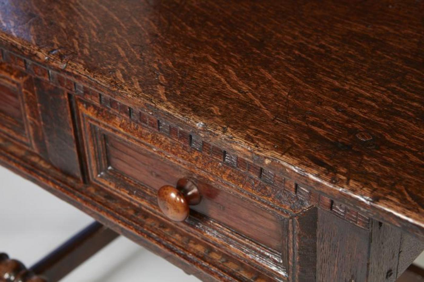 Charles II Oak Side Table In Good Condition For Sale In Greenwich, CT