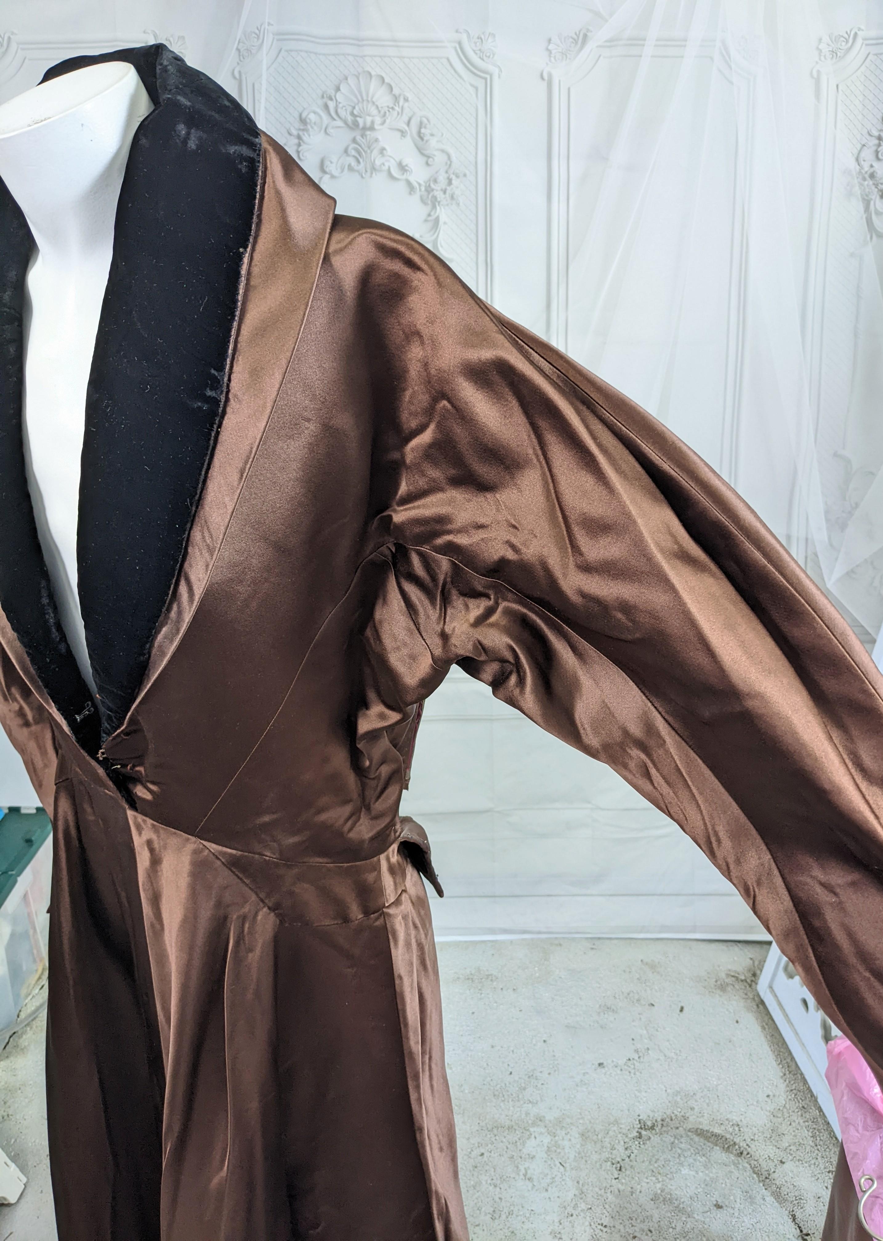 Charles James Brown Vestido de cóctel de terciopelo negro satinado en venta 14