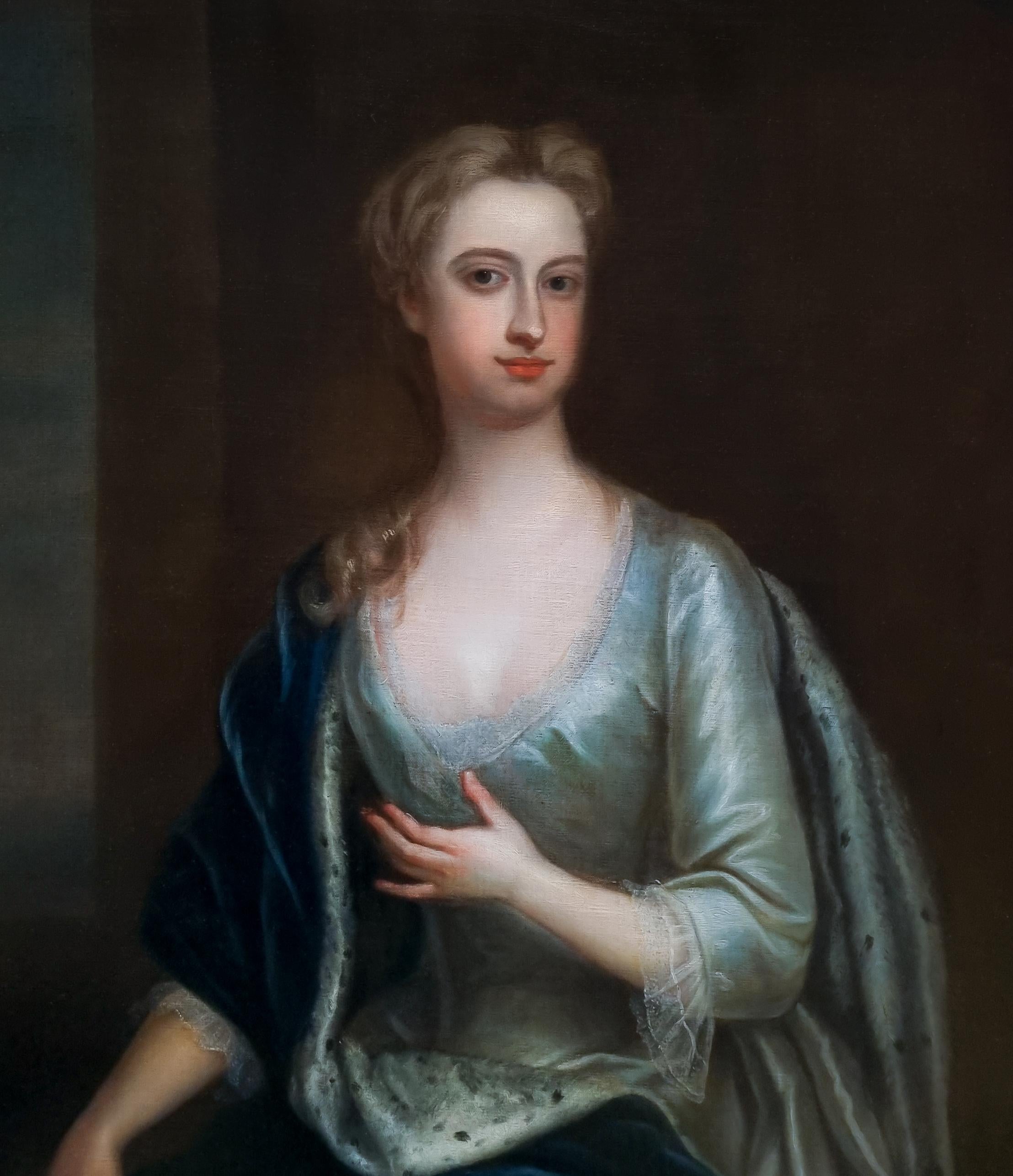 Portrait de la vicomtesse Scudamore dans une robe argentée et un crémaillère bleue en vente 1