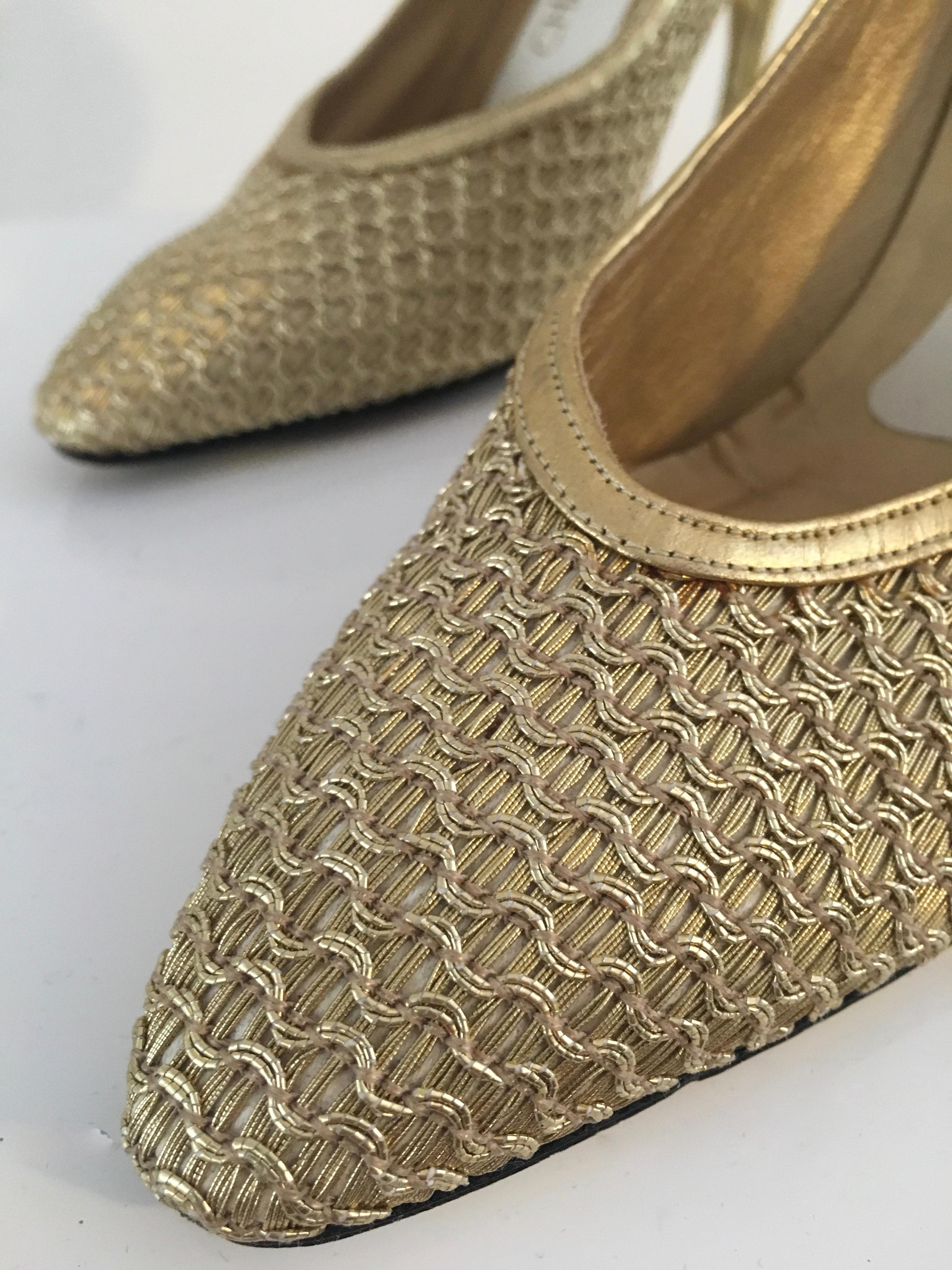 Charles Jourdan 1980s Gold Pumps Size 7M. For Sale 6