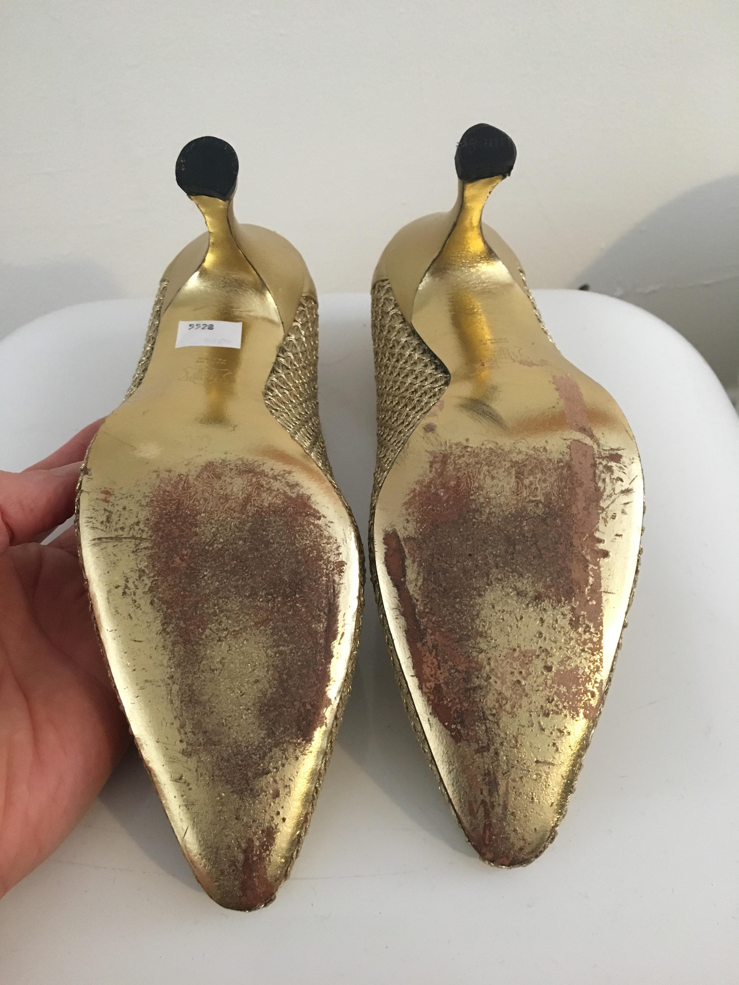 Charles Jourdan 1980s Gold Pumps Size 7M. For Sale 7