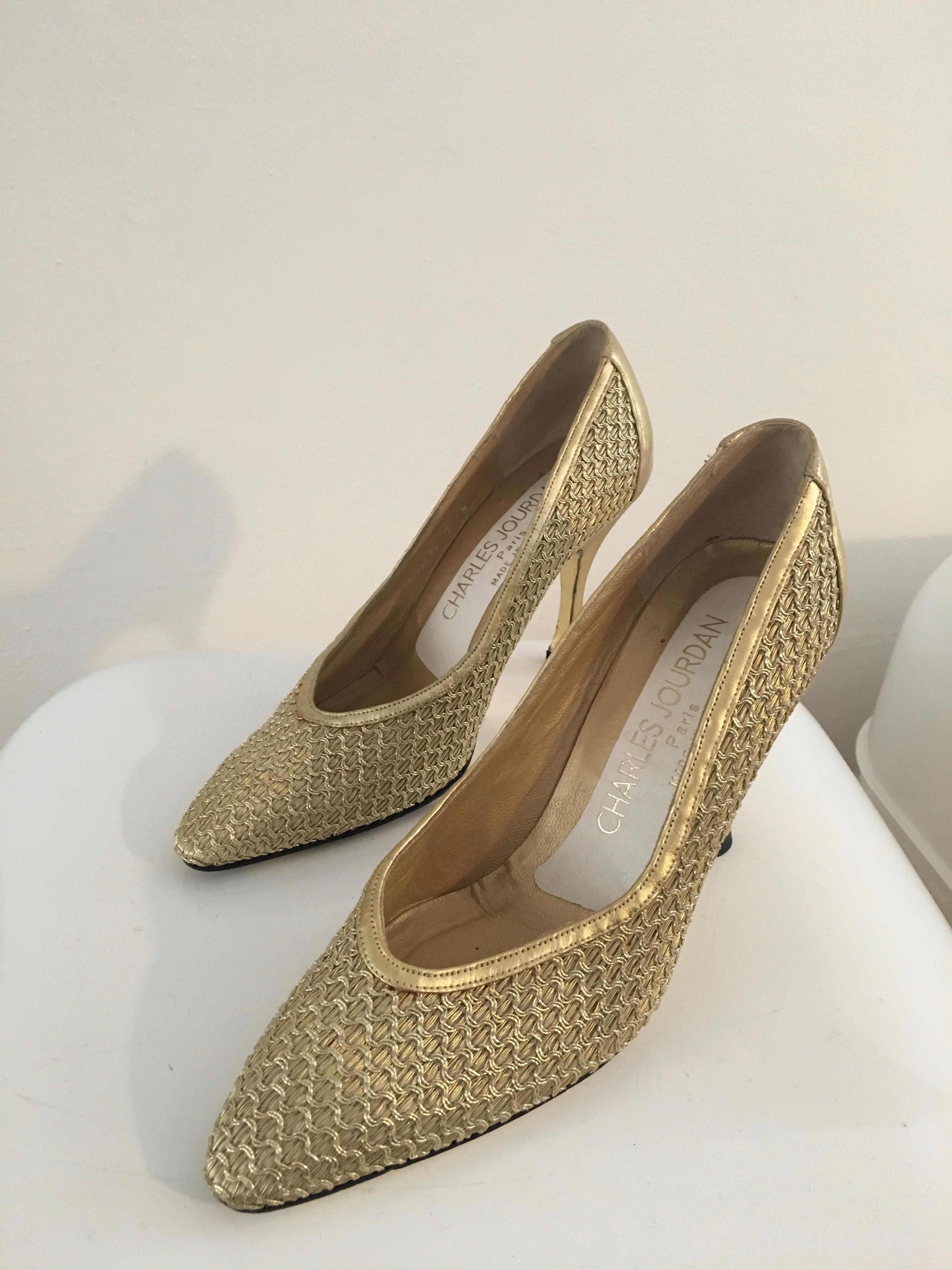 Charles Jourdan 1980s Gold Pumps Size 7M. For Sale 4
