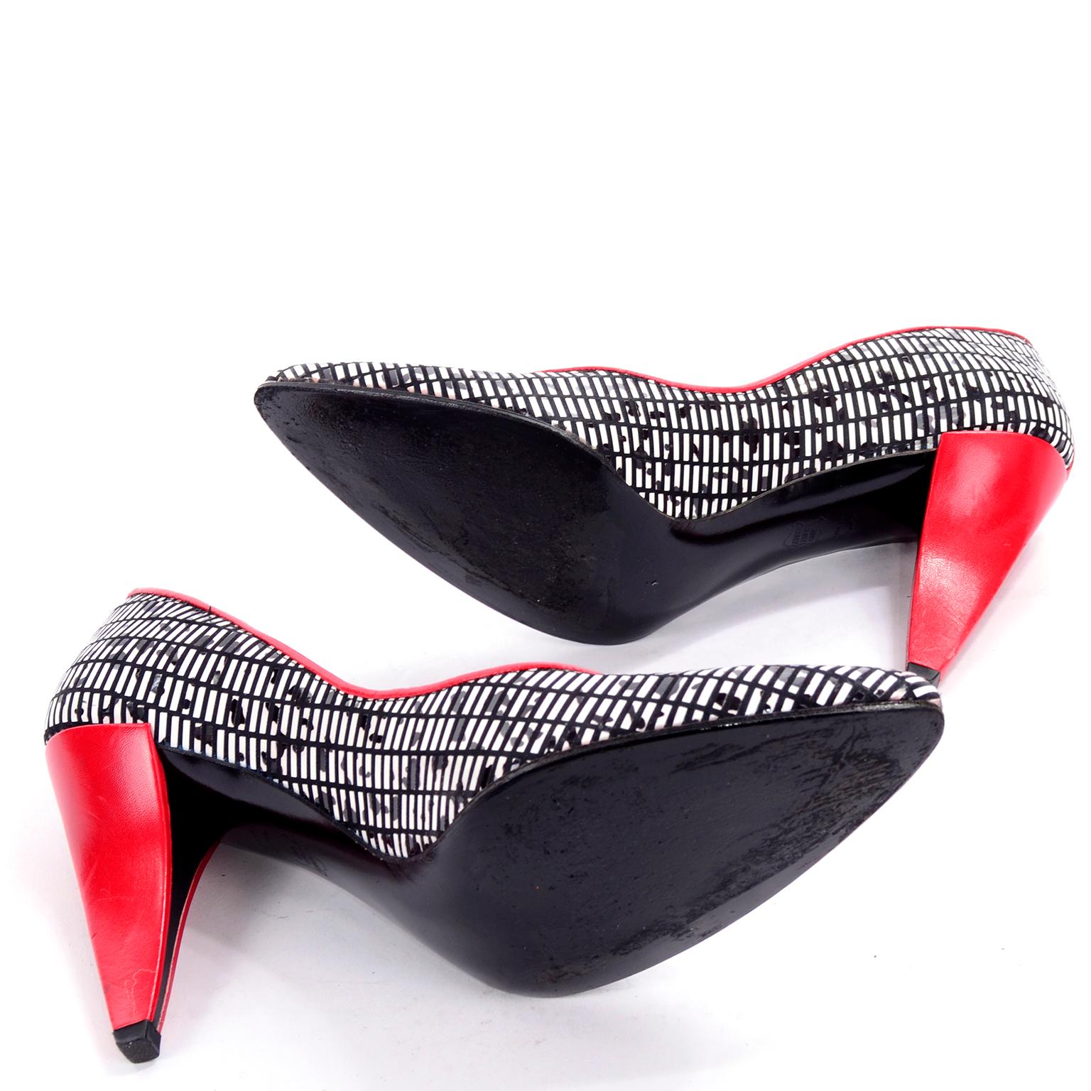 Charles Jourdan Black & White Vintage Graphic Shoes WIth Red Heels 7N 1