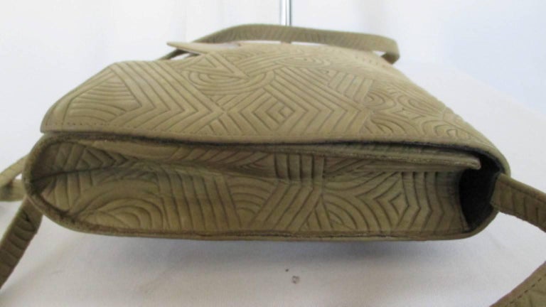 Charles Jourdan Paris Art Deco Wildleder Clutch Tasche im Angebot bei 1stDibs