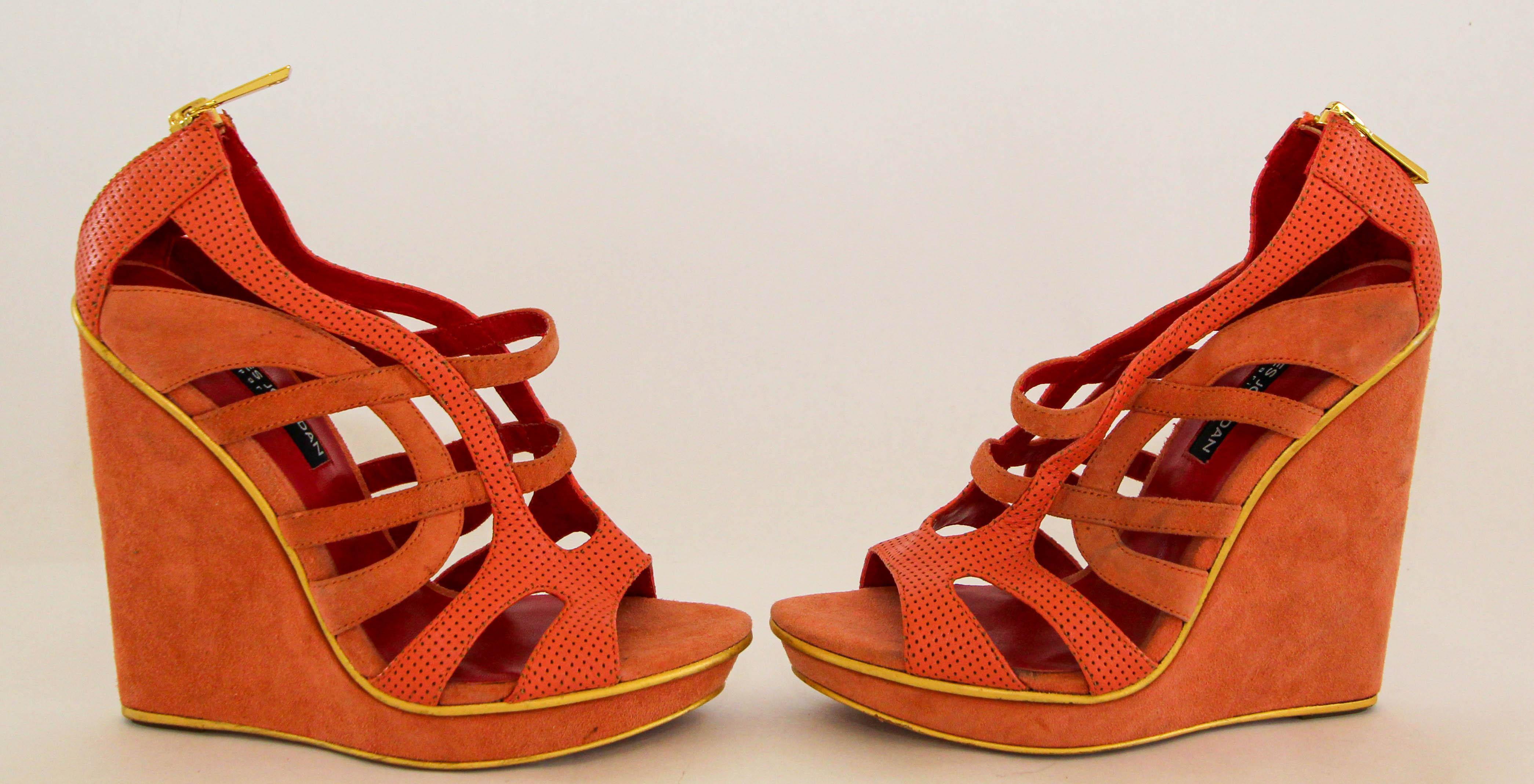 Charles Jourdan Paris Orange Wedge Sandals Size US 6 EU 36 In Good Condition For Sale In North Hollywood, CA