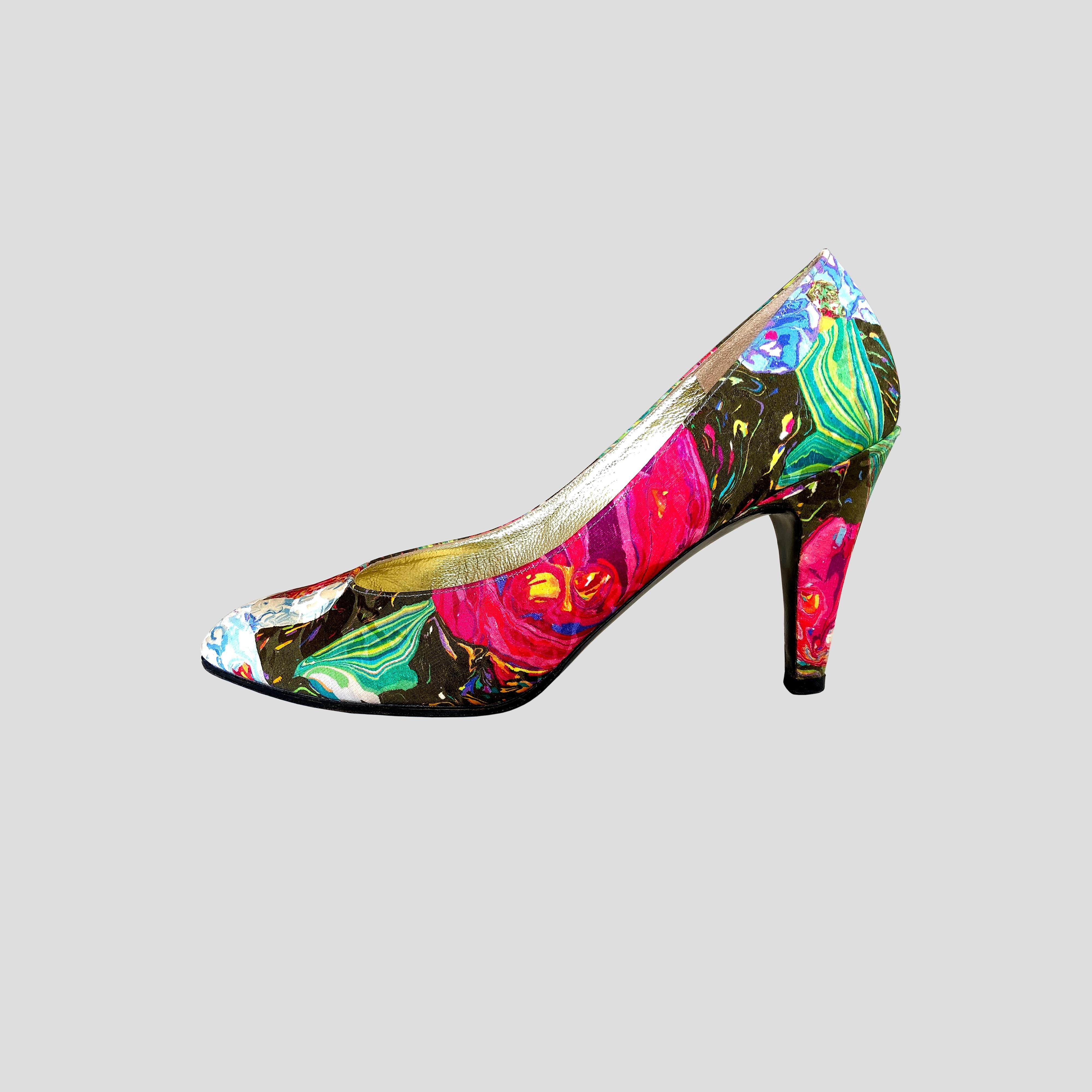 Charles Jourdan Shoes - 1980s Vintage - Paint Brush Print Silk  In Fair Condition For Sale In KENT, GB