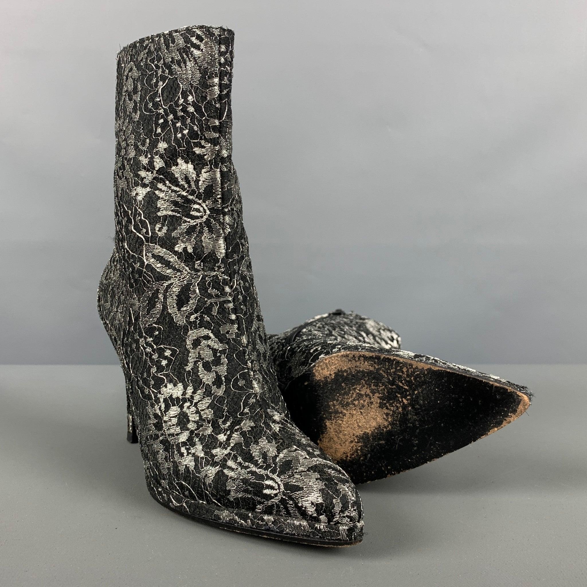 Charles Jourdan Size 5 Black Grey Leather Floral Side Zipper Boots en vente 1