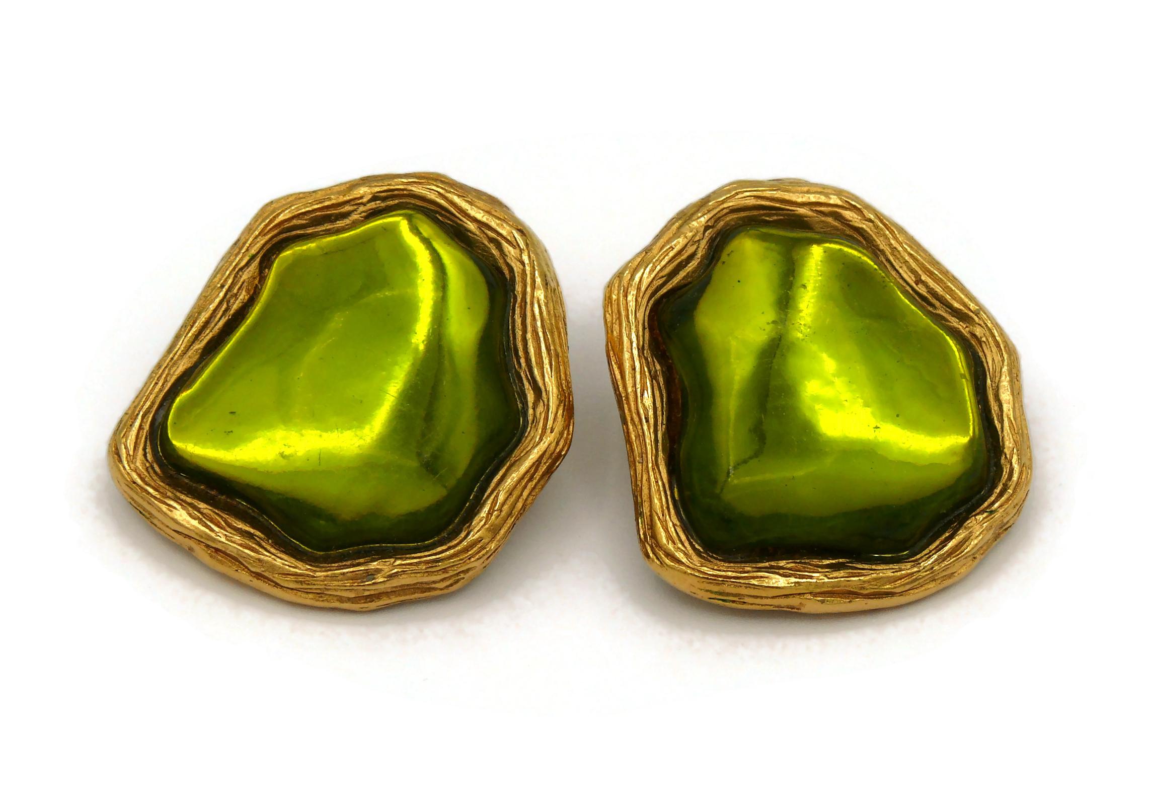 CHARLES JOURDAN Vintage Gold Tone Resin Cabochon Clip-On Earrings For Sale 2