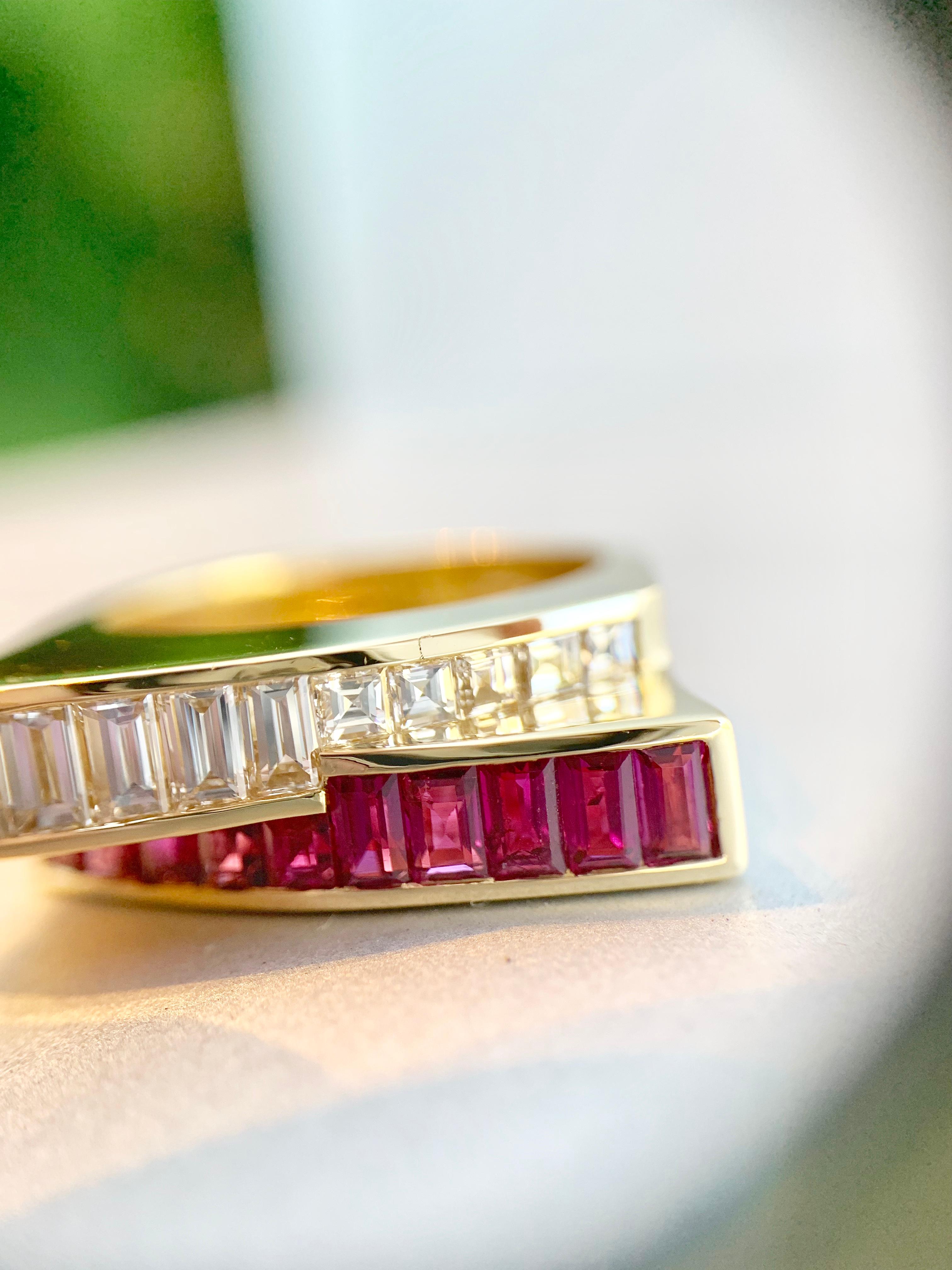 Charles Krypell 18 Karat Emerald and Ruby Modern Ring For Sale 6