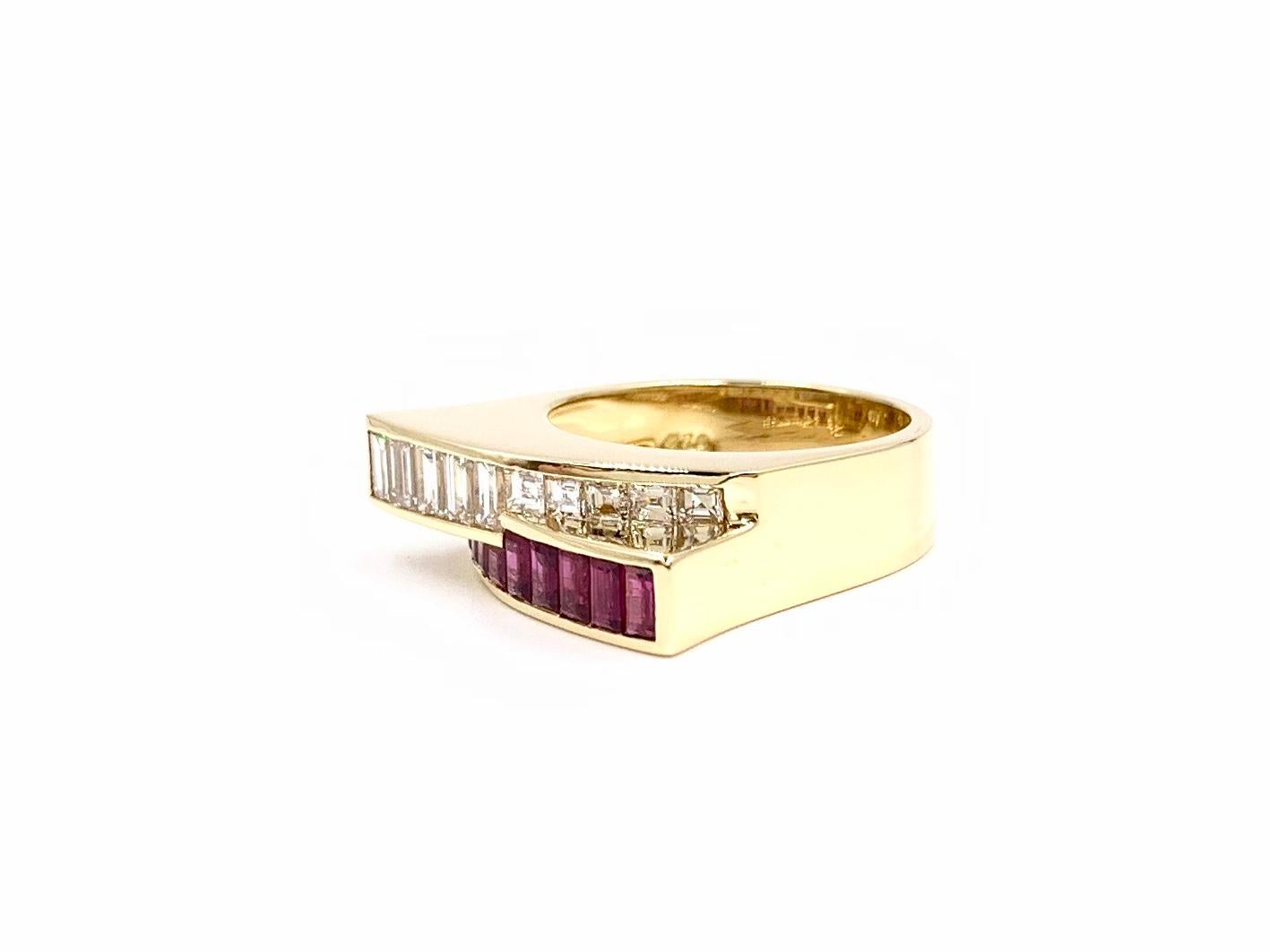 Charles Krypell 18 Karat Emerald and Ruby Modern Ring For Sale 1