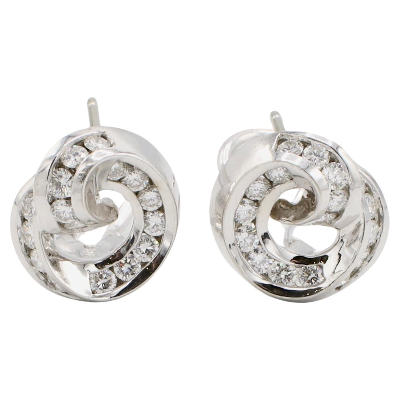 Charles Krypell Boucles d'oreilles tourbillon en or blanc 18 carats diamant naturel en vente