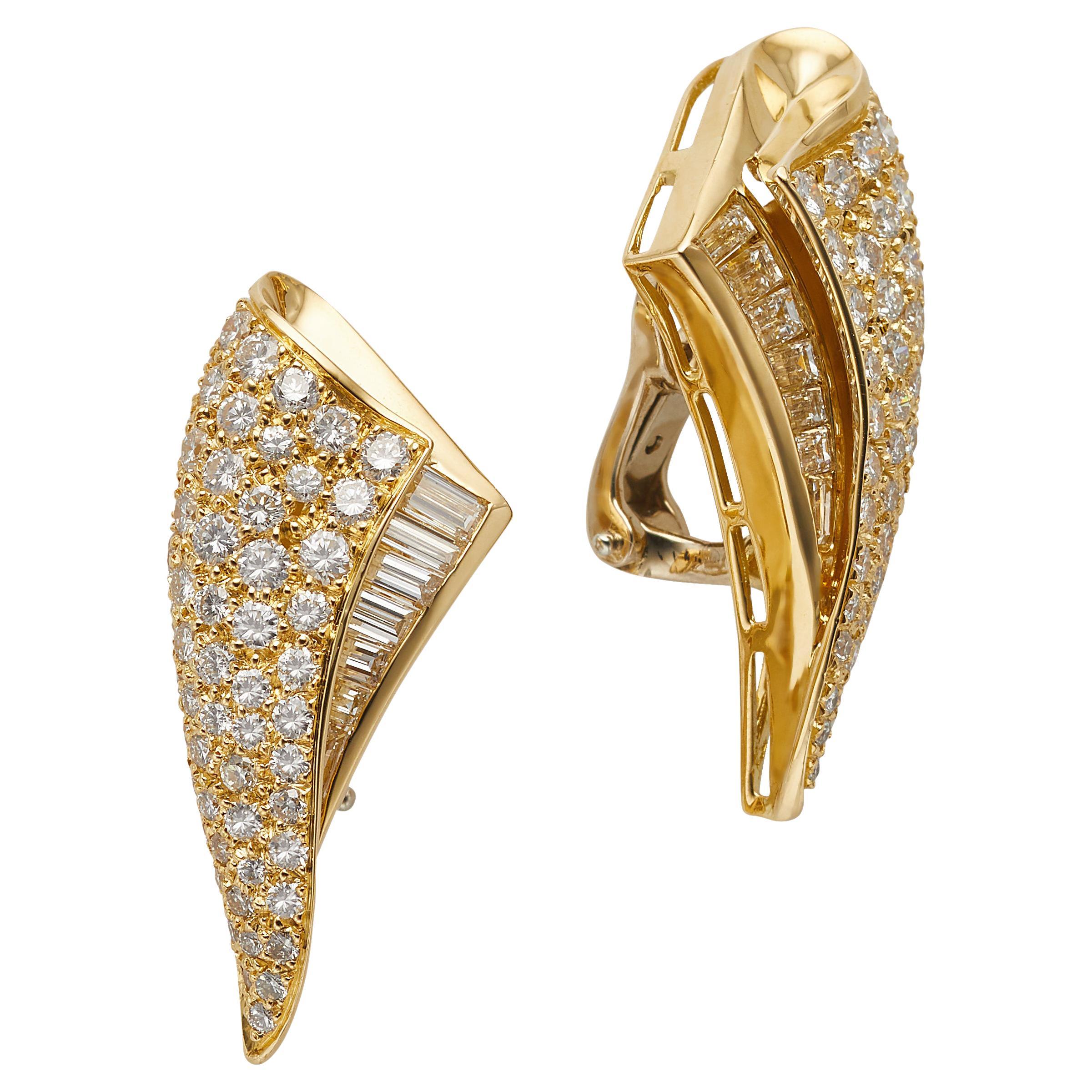 Charles Krypell 18k Yellow Gold Diamond Clip Earrings