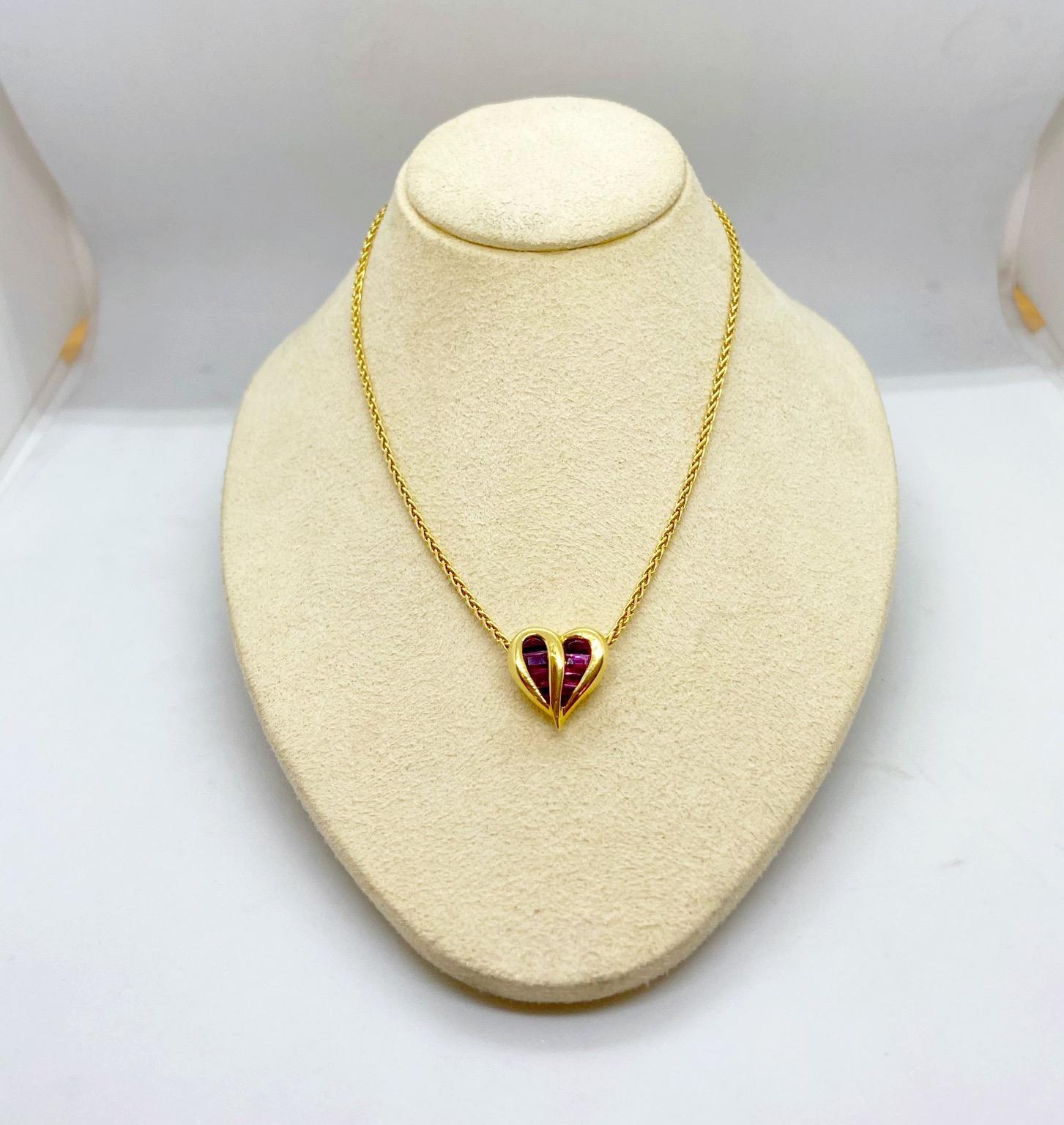 Contemporary Charles Krypell 18 Karat Yellow Gold 1.22 Carat Ruby Heart Pendant For Sale