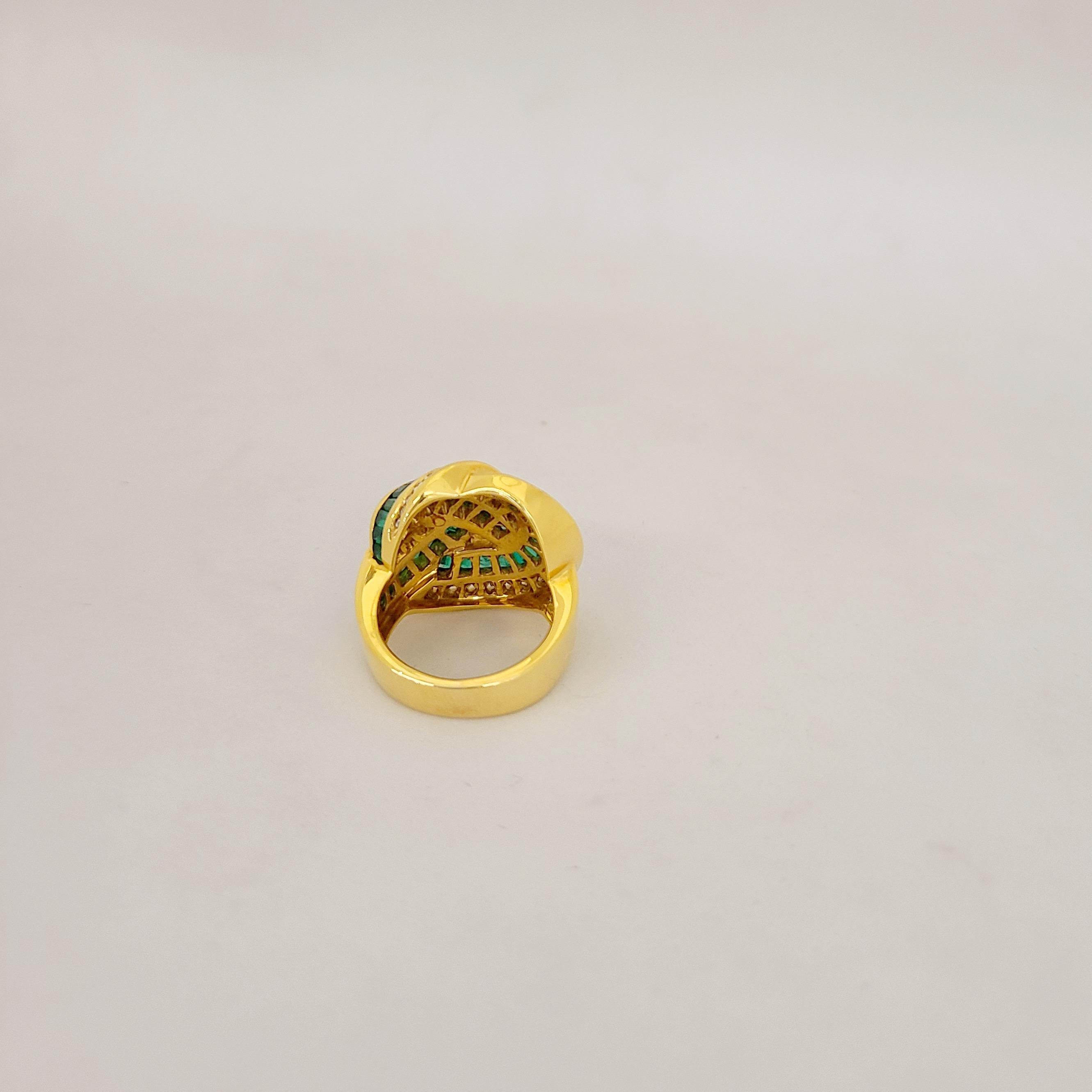 Charles Krypell Bague en or jaune 18 carats, émeraudes de 2,59 carats et diamants en forme de nœud en vente 1