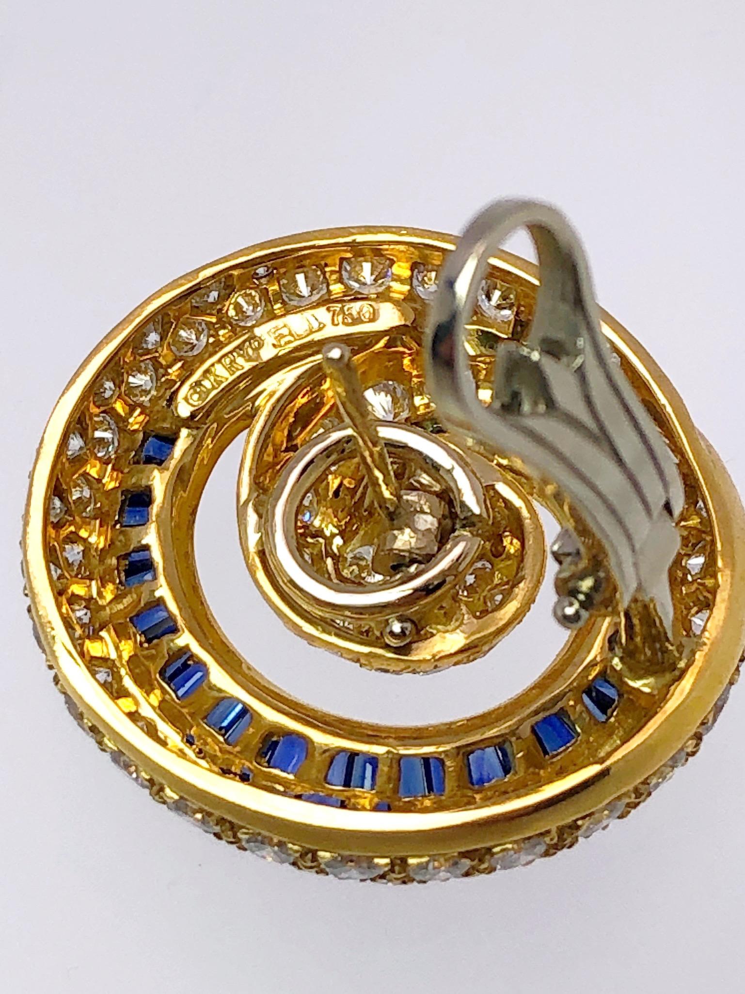 Charles Krypell Boucles d'oreilles Nautilus en or jaune 18 carats avec diamants et saphirs bleus en vente 1