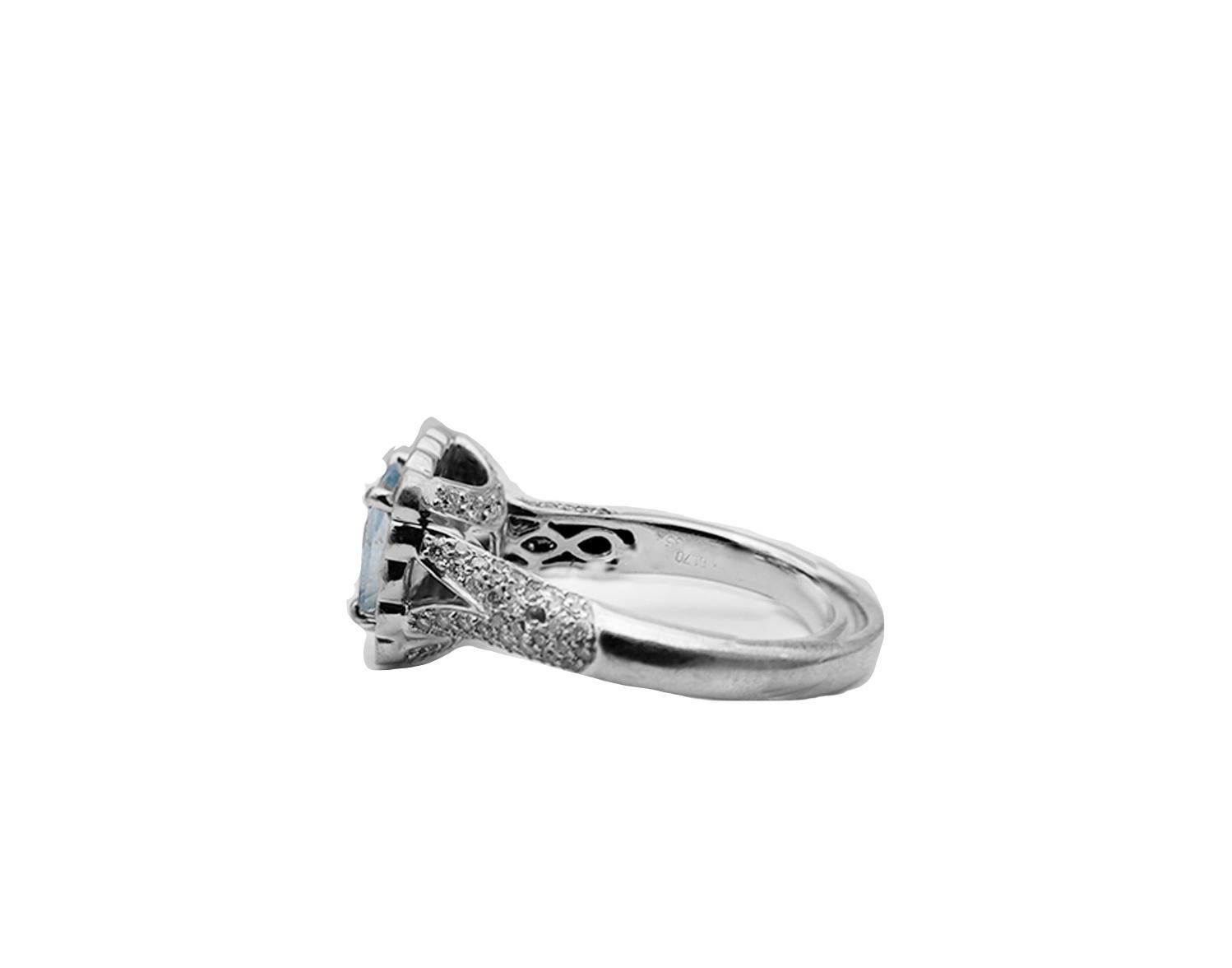 Contemporain Charles Krypell Bague aigue-marine et halo de diamants en or 18 carats de 4,05 carats en vente