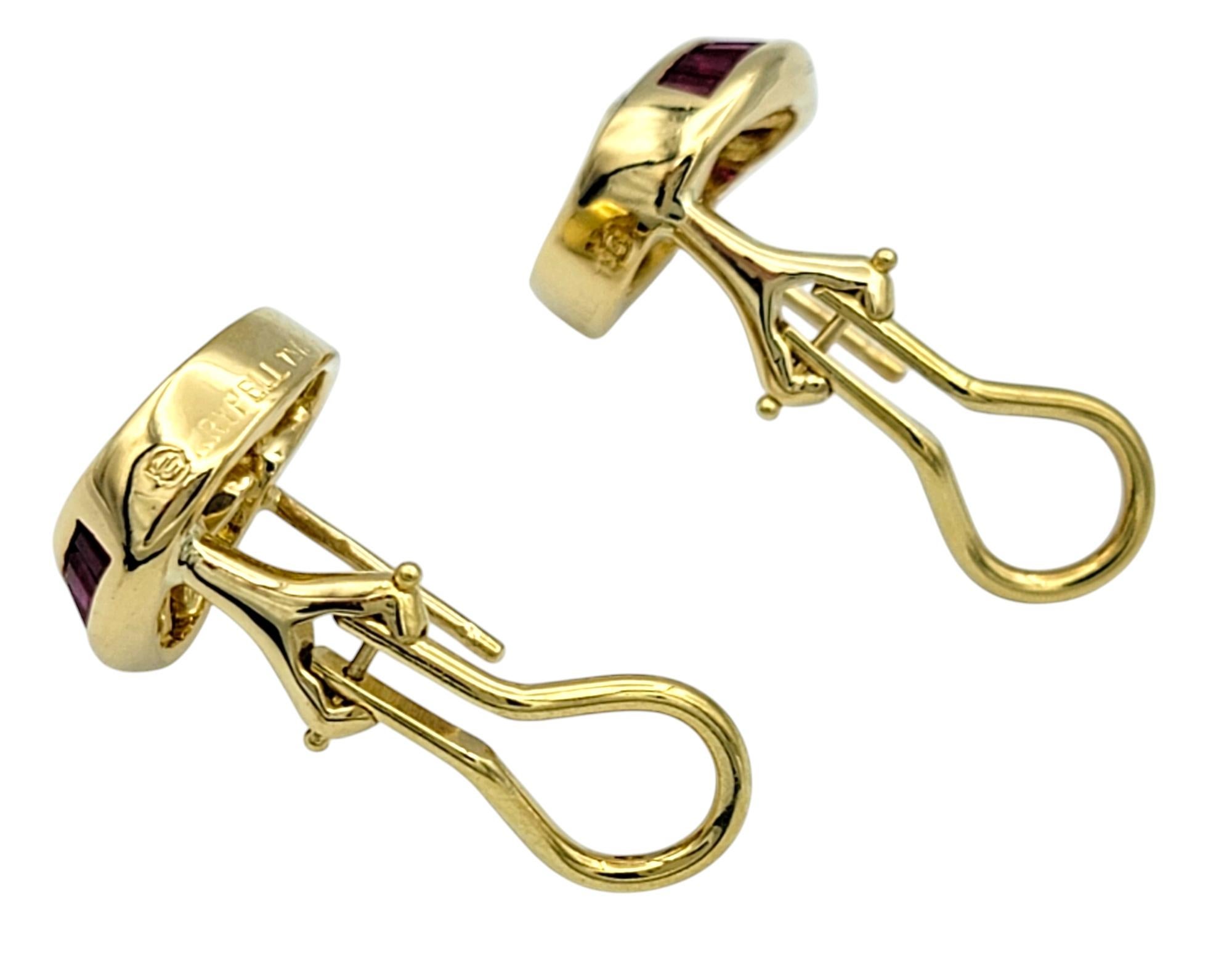 Taglio rotondo Charles Krypell - Orecchino con diamante e rubino a spirale Omega Back in oro 18 carati in vendita