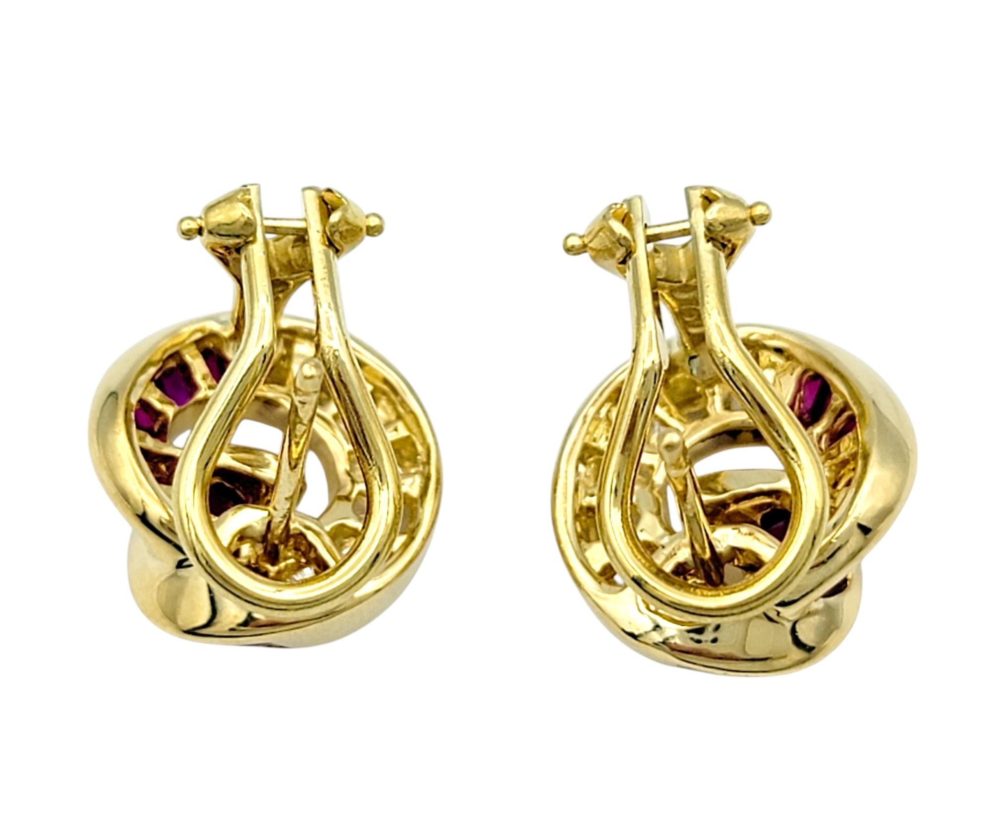 Charles Krypell - Orecchino con diamante e rubino a spirale Omega Back in oro 18 carati In condizioni buone in vendita a Scottsdale, AZ