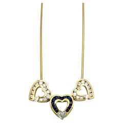 Charles Krypell Collar Triple Corazón de Oro de 18 Kilates con Diamantes y Zafiro Azul