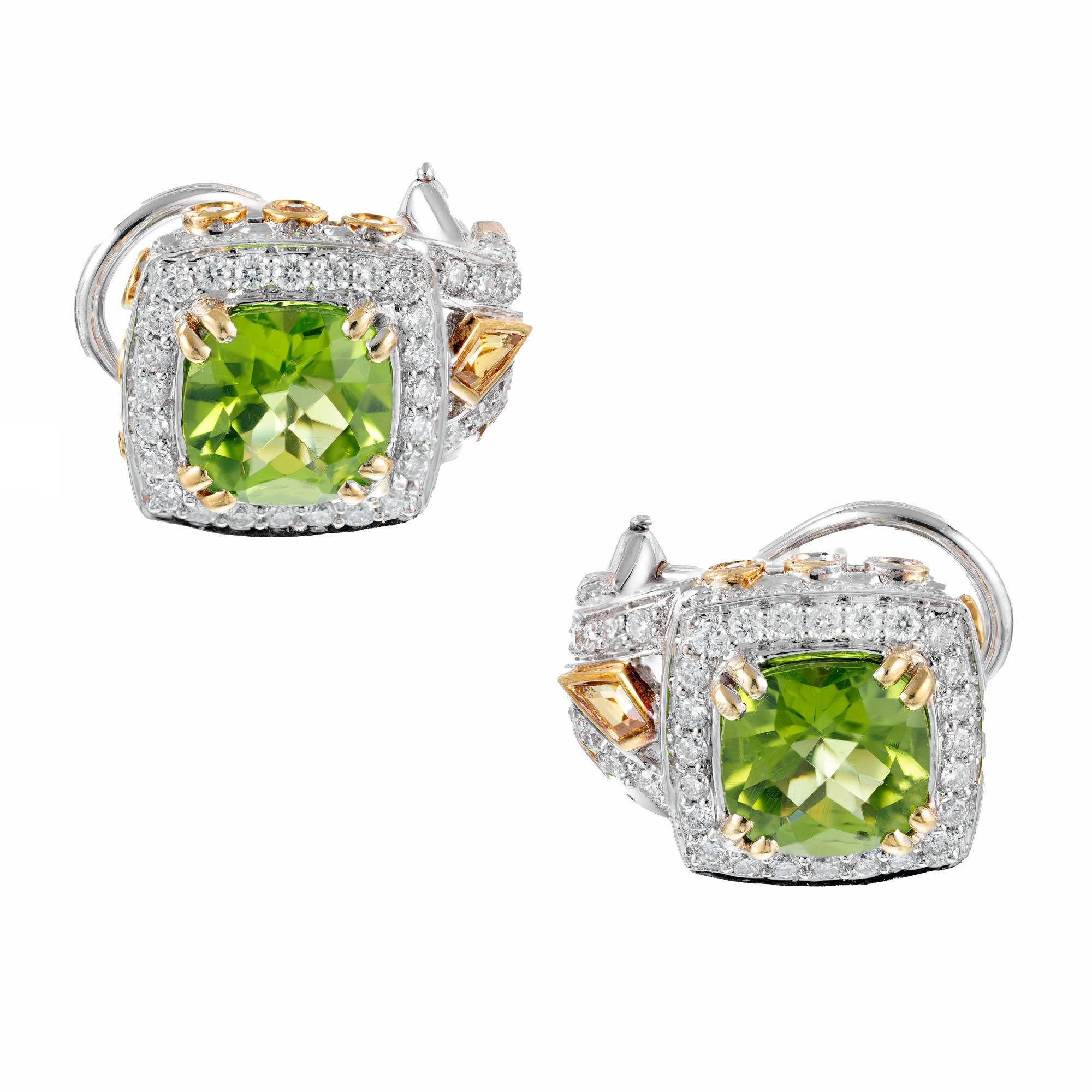 Authentische Charles Krypell Peridot gelb Saphir Diamant 18k weiß und gelb Gold Clip Post Ohrringe. 

2 Kissen Peridot ca. Gesamtgewicht 4,46cts, 8 x 8mm
170 Vollschliff-Diamanten, Gesamtgewicht ca. 1,46cts, F-G, VS
2 drachenförmige gelbe Saphire 4