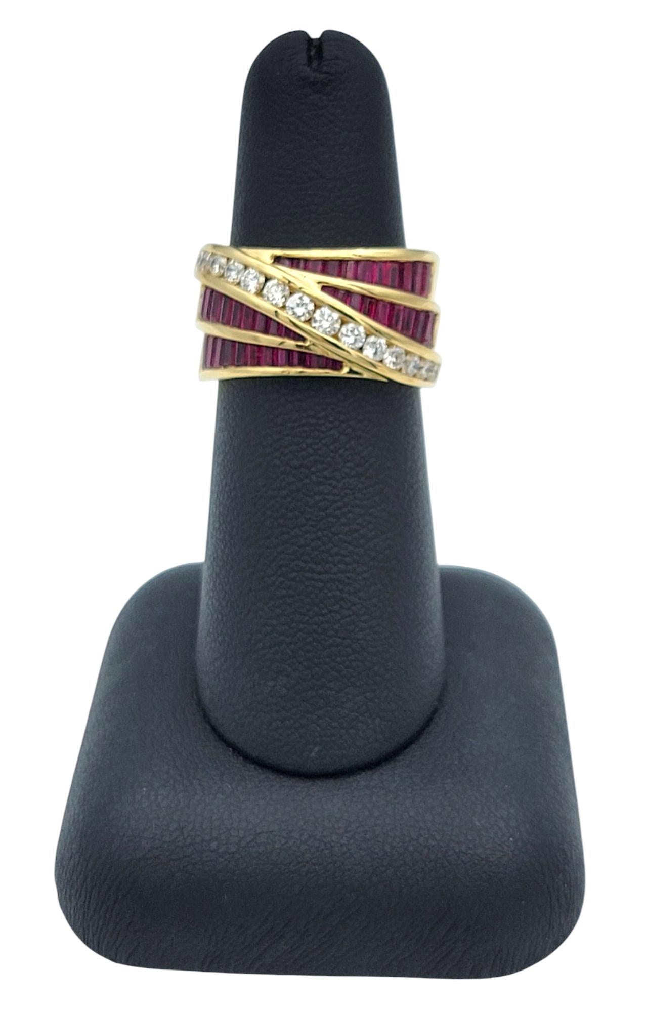 Charles Krypell Anillo Cruzado de Rubíes y Diamantes en Oro Amarillo de 18 Kilates en venta 5
