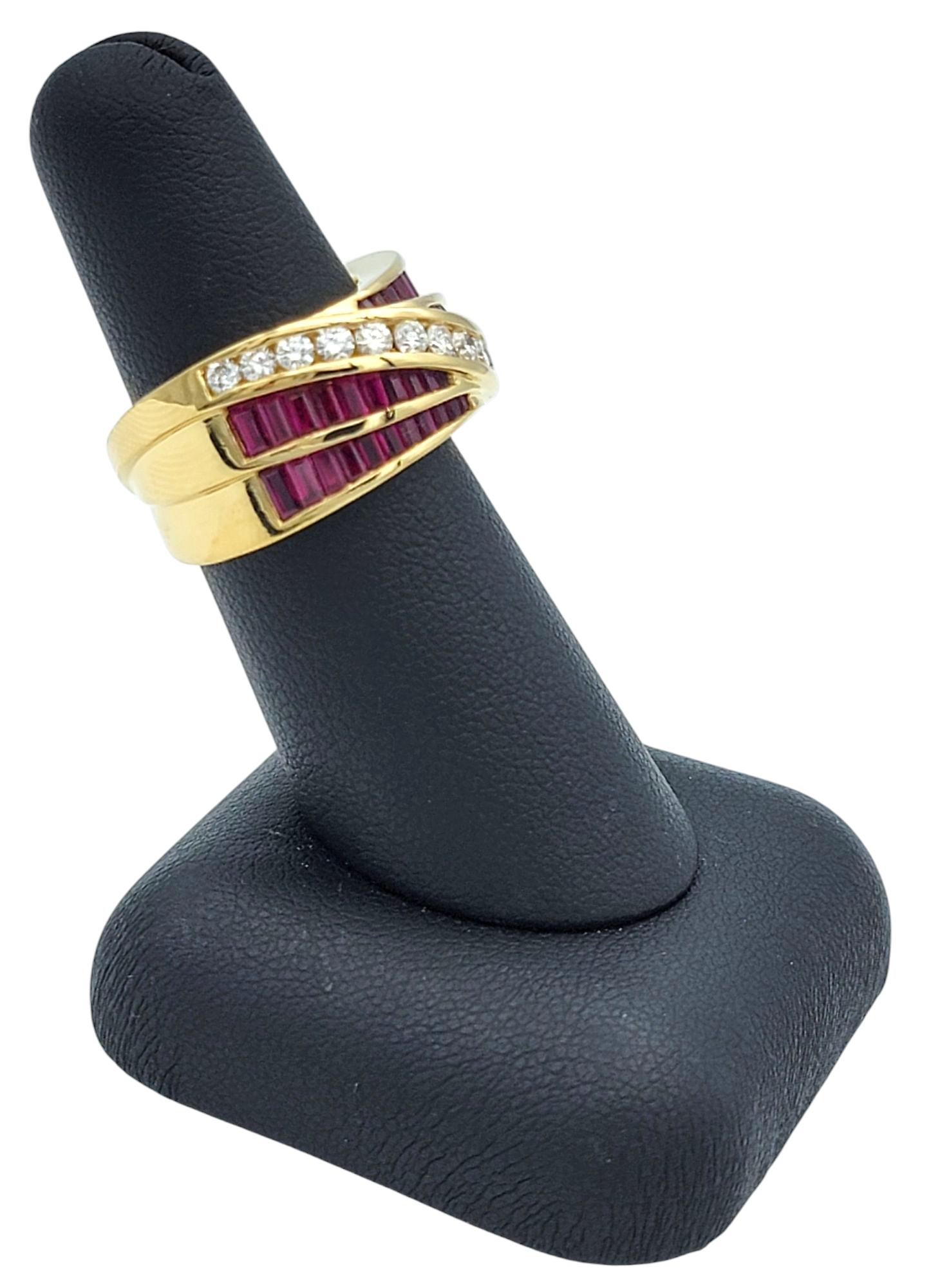 Charles Krypell Anillo Cruzado de Rubíes y Diamantes en Oro Amarillo de 18 Kilates en venta 6