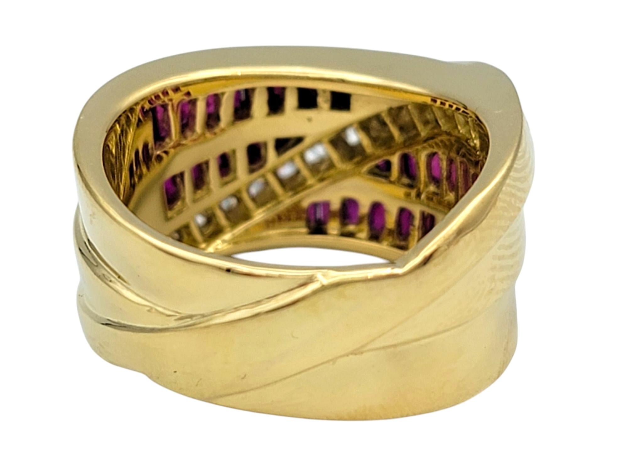 De las mujeres Charles Krypell Anillo Cruzado de Rubíes y Diamantes en Oro Amarillo de 18 Kilates en venta
