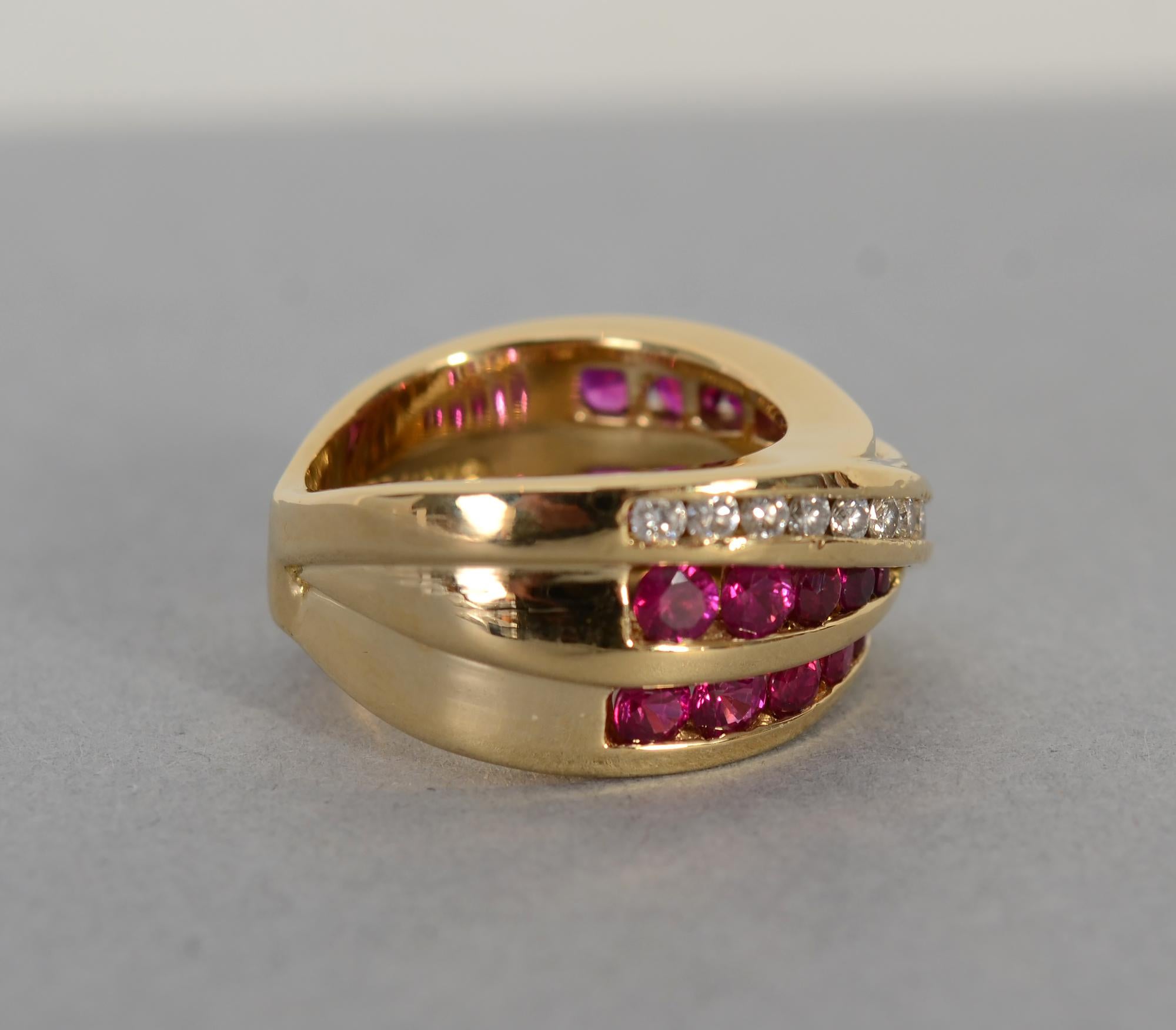 Moderne Charles Krypell Bague en or avec rubis et diamants en vente