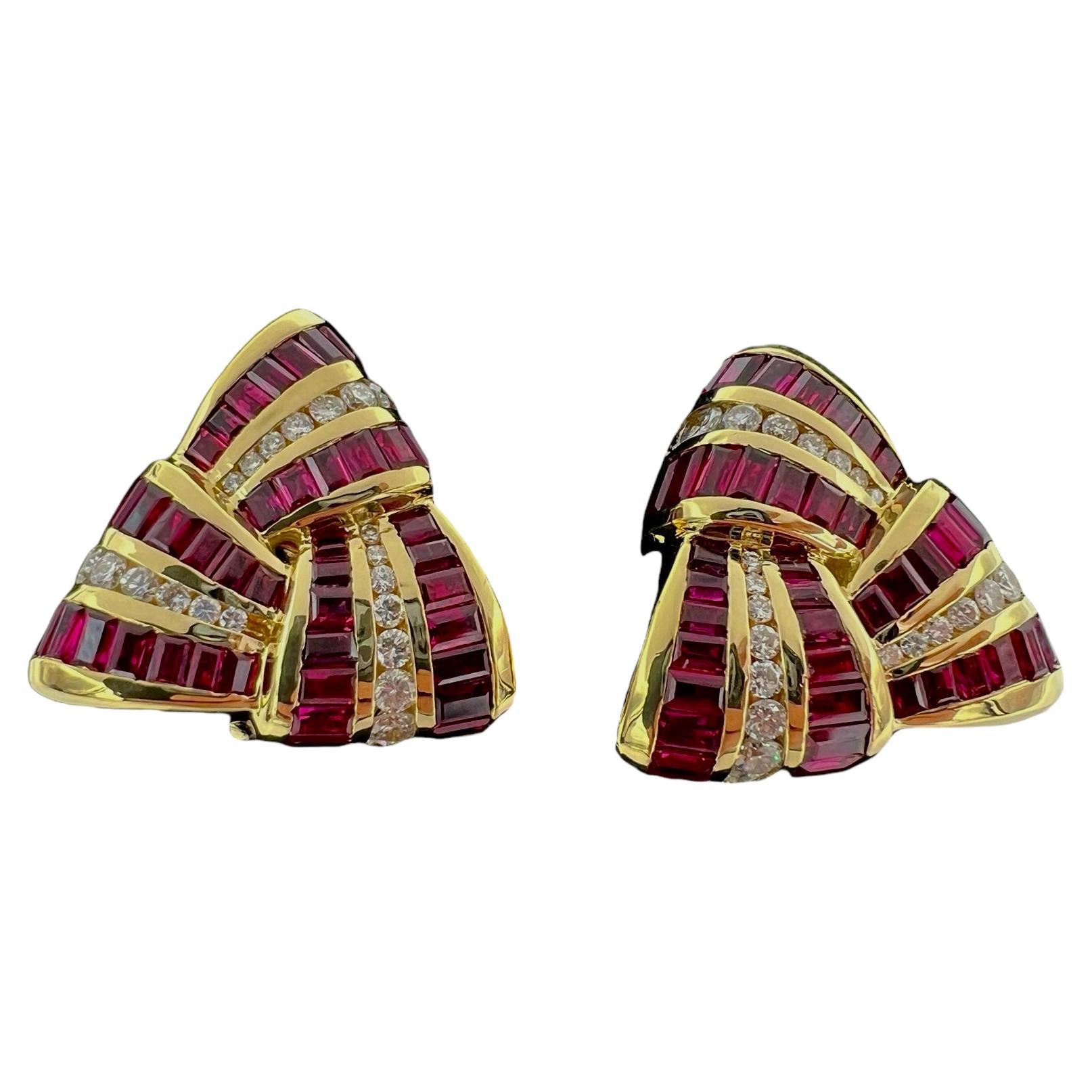 Charles Krypell, boucles d'oreilles en or jaune, rubis et diamants en vente