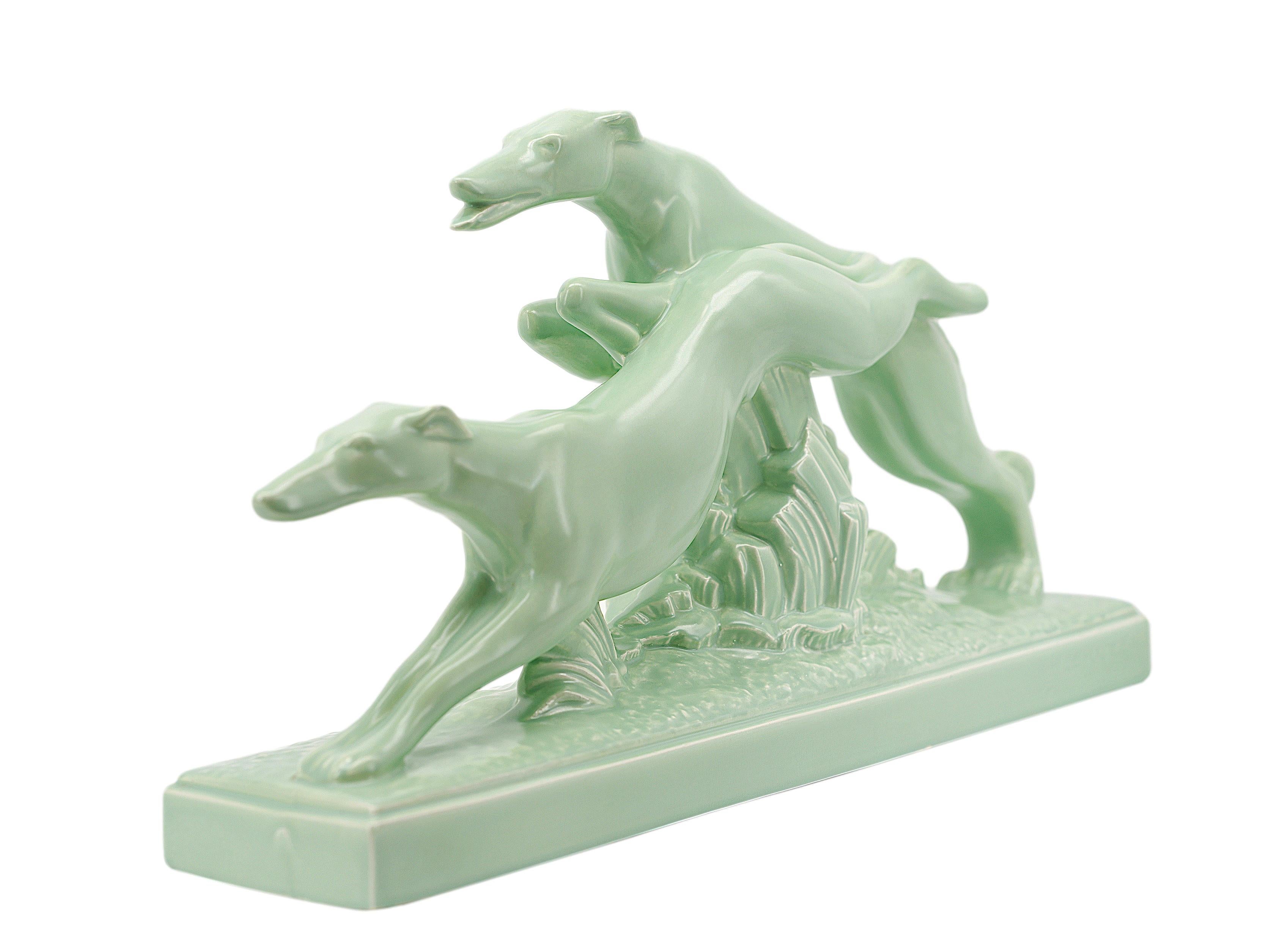 Charles LEMANCEAU Keramik-Keramik- Greyhound-Couple, Paar, 1920 (Französisch) im Angebot