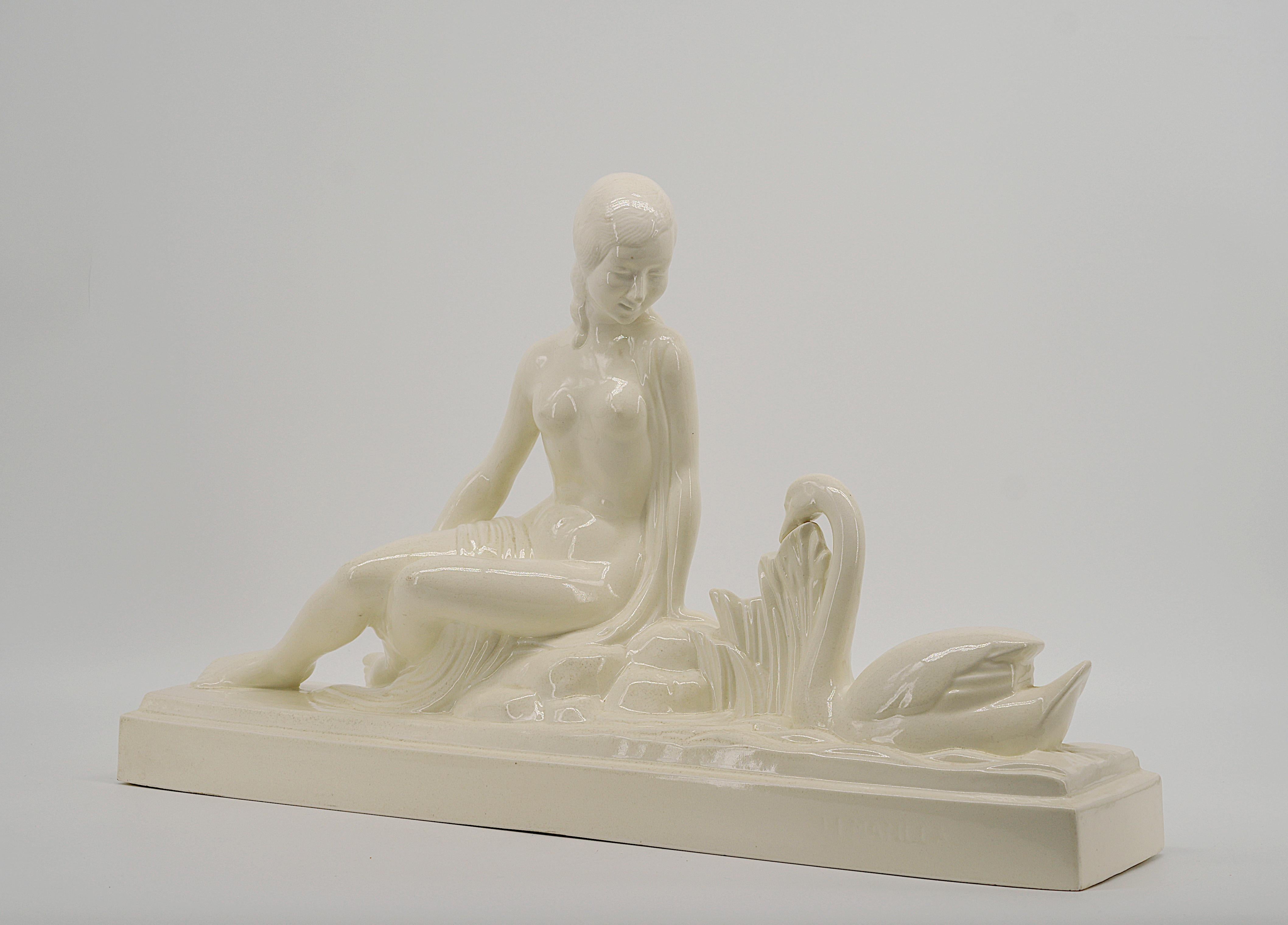 Charles Lemanceau Scultura di Leda e il Cigno in ceramica, 1920 In condizioni buone in vendita a Saint-Amans-des-Cots, FR
