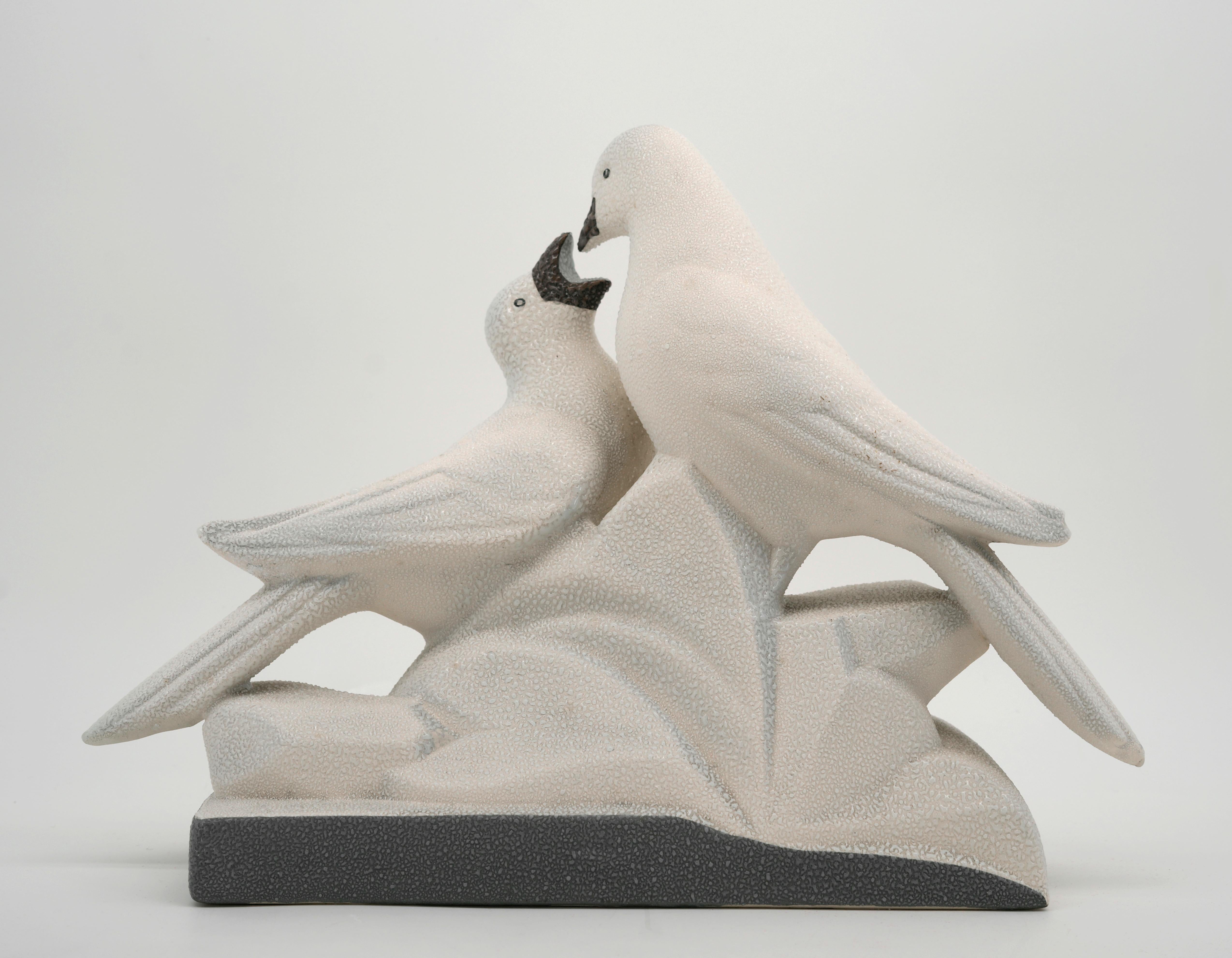 Charles LEMANCEAU Sainte Radegonde Palomas de cerámica francesa Art Déco 1920 en Bueno estado para la venta en Saint-Amans-des-Cots, FR