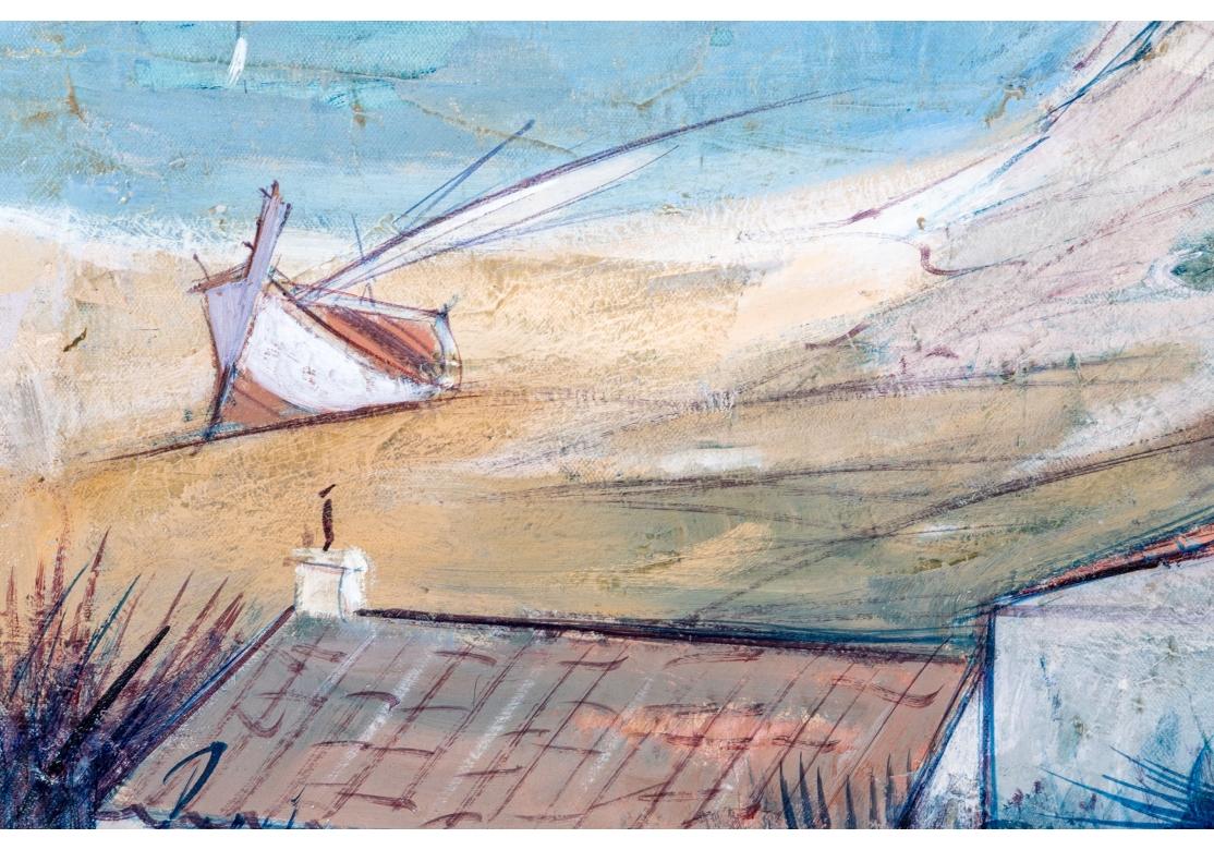 Huile sur toile représentant un village français avec des structures aux toits rouges brûlés par le soleil, flanquées de dunes de sable, un voilier amarré à gauche, des toits visibles au premier plan ainsi qu'un feuillage bleu/vert.
Présenté dans un