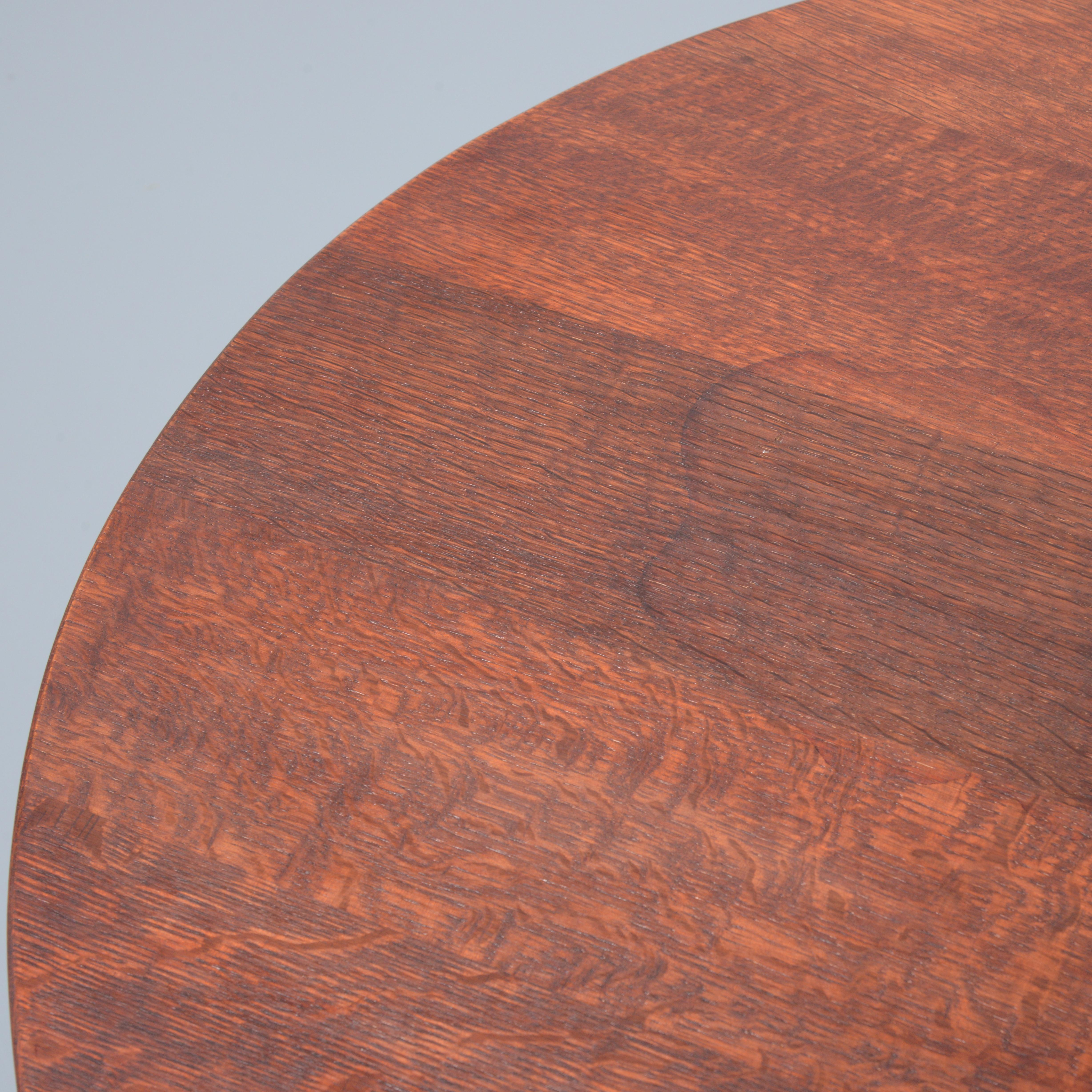 Charles Limbert Cut-Out, Double-Oval Center Table For Sale 4