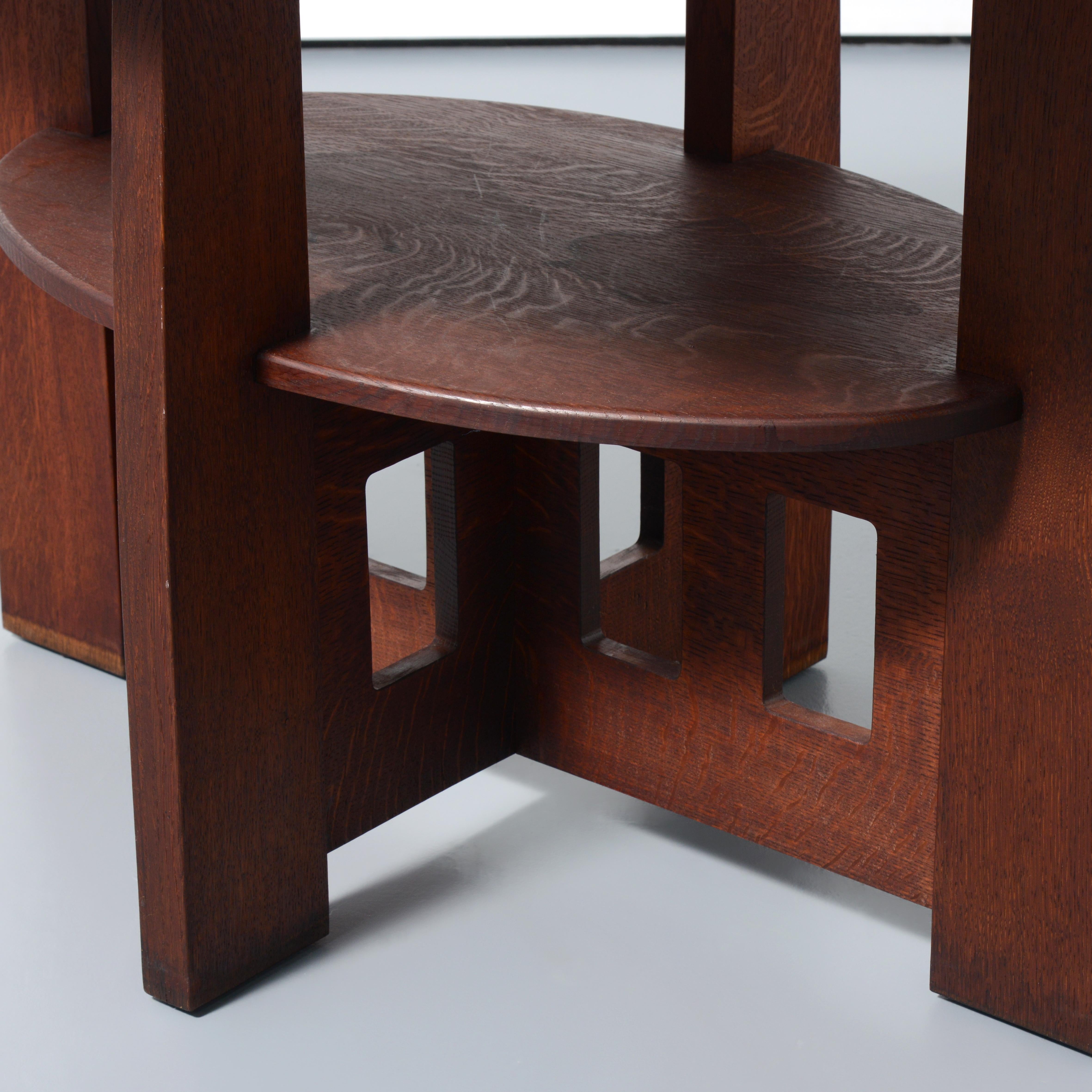 Charles Limbert Cut-Out, Double-Oval Center Table In Good Condition For Sale In Lake Worth Beach, FL