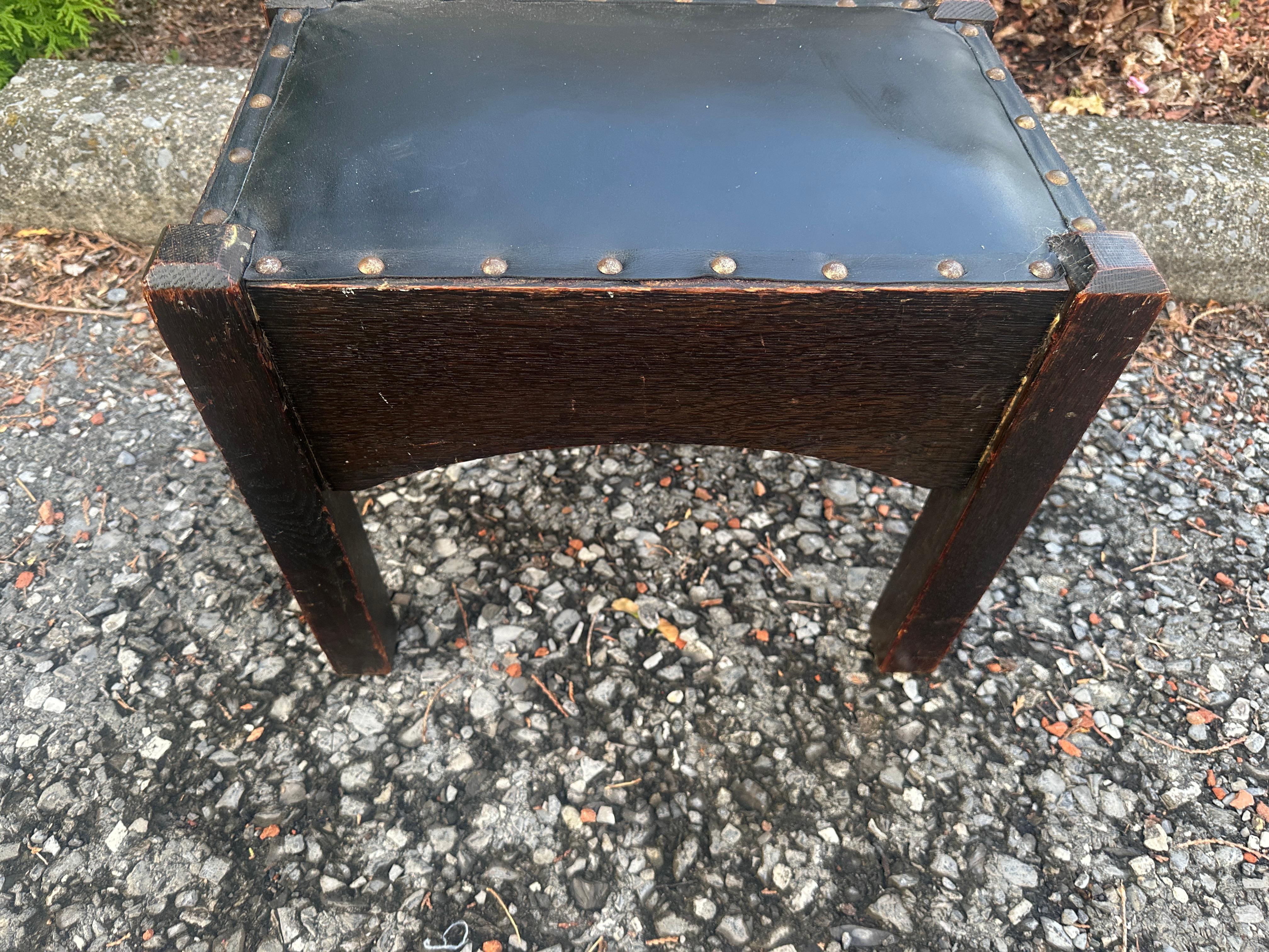 Charles Limbert Footstool c. 1910 -  stickley era   W7339,  SALE  TOTAL OFF  30% For Sale 1