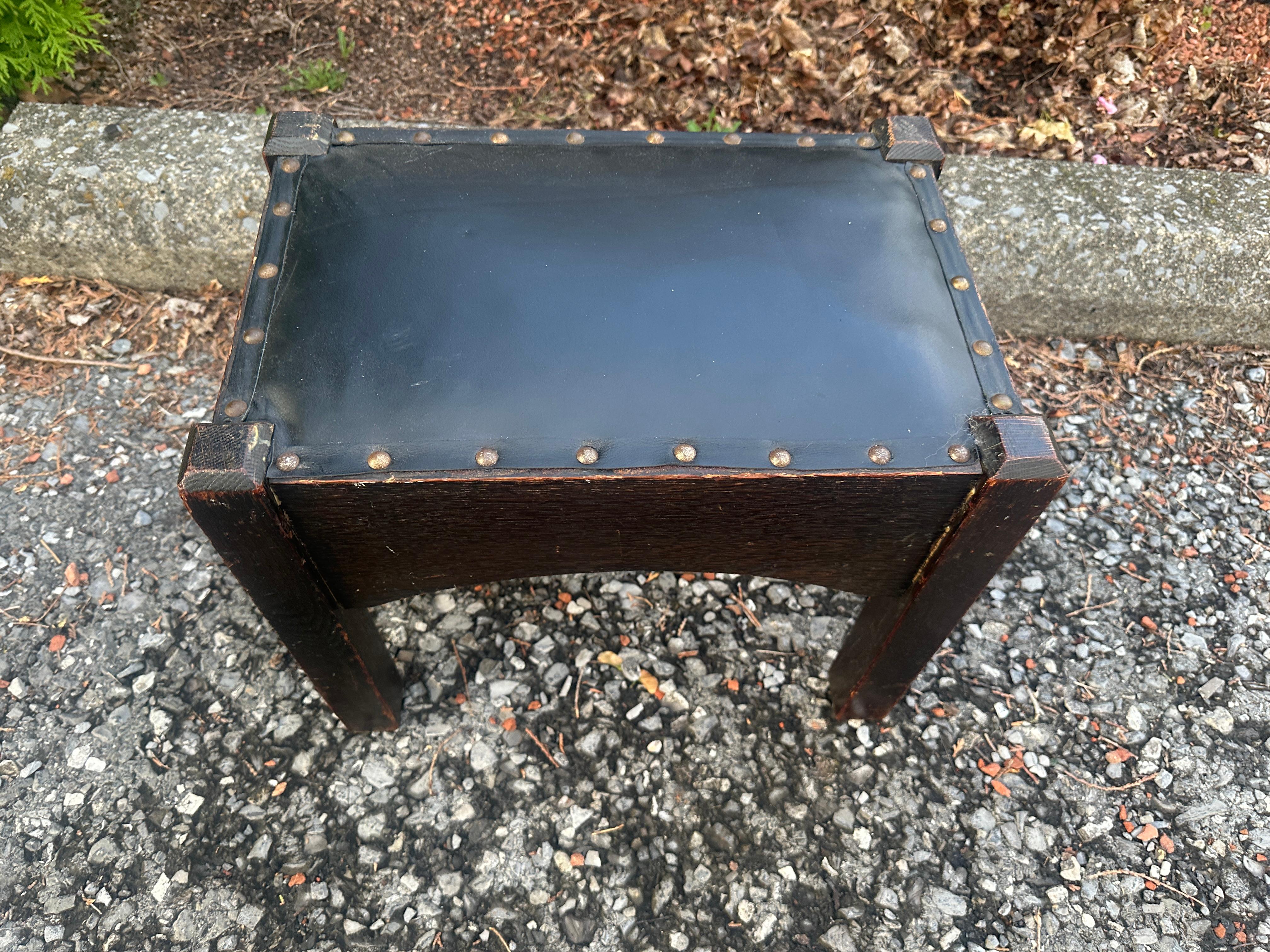 Charles Limbert Footstool c. 1910 -  stickley era   W7339,  SALE  TOTAL OFF  30% For Sale 2