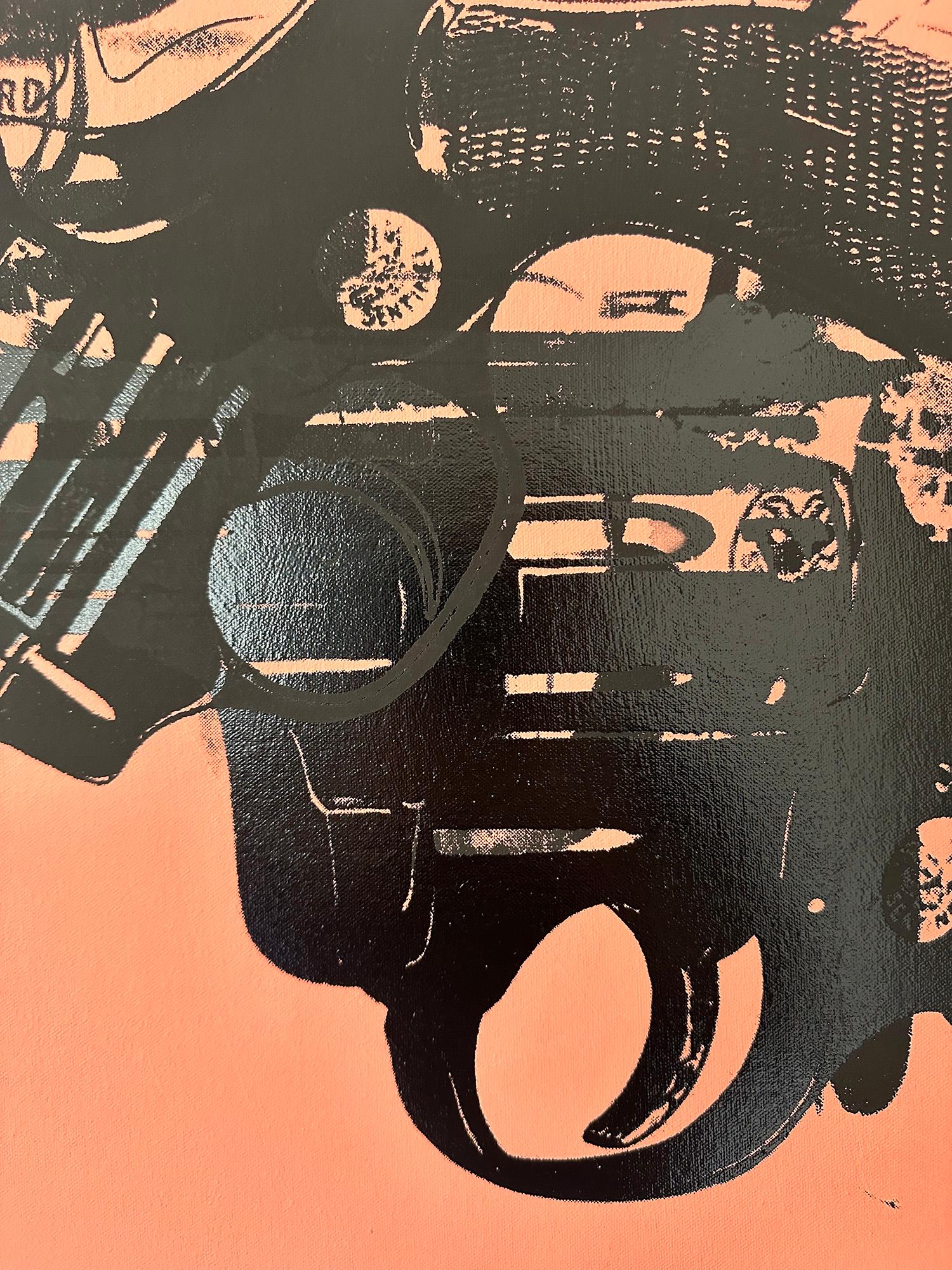 Andy Warhol negato Pittura su tela Pistole (Salmone / Rosa) di Charles Lutz in vendita 1